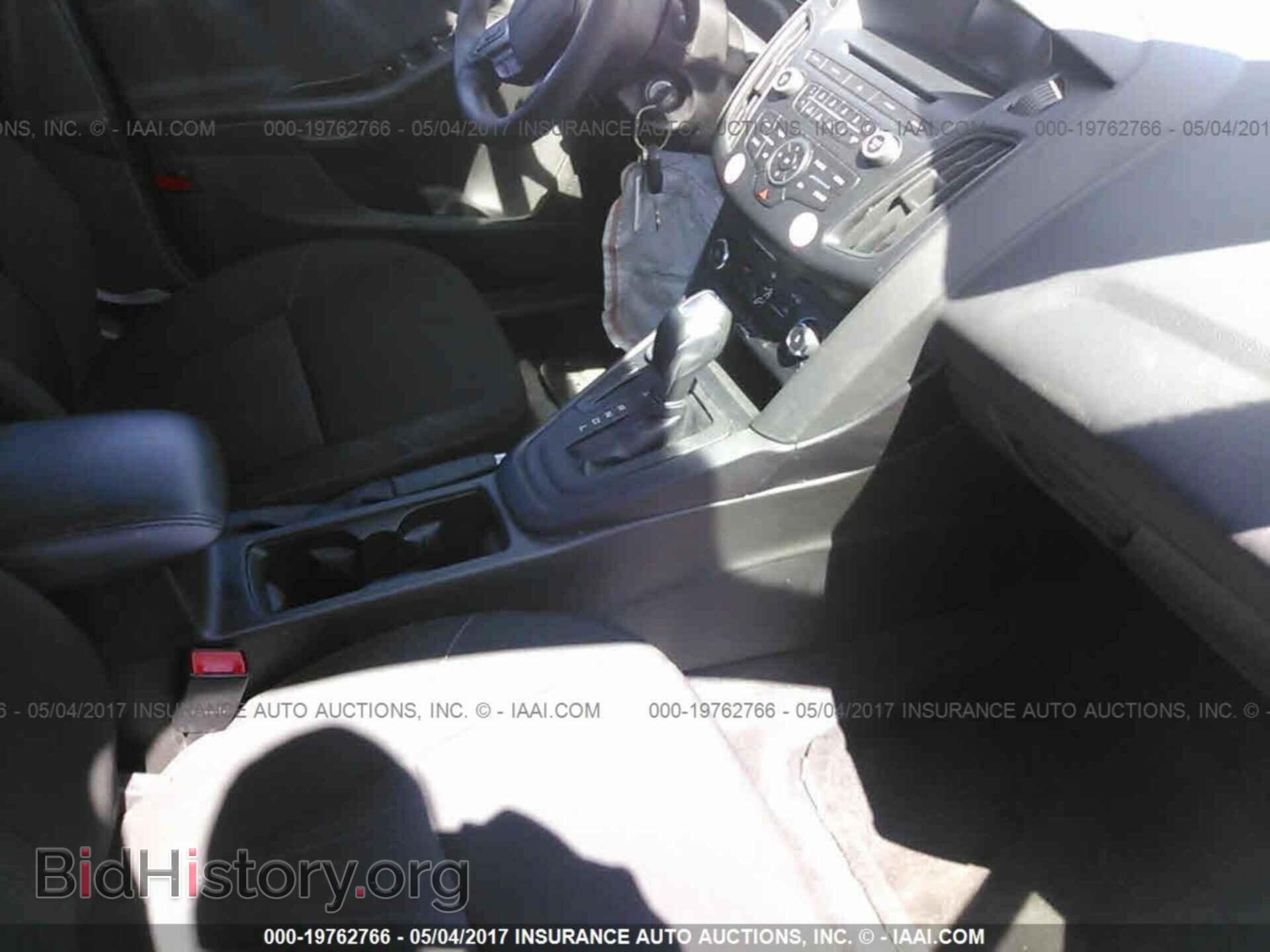 2016 Ford Focus - VIN: 1FADP3F28GL205331 - Photo 5