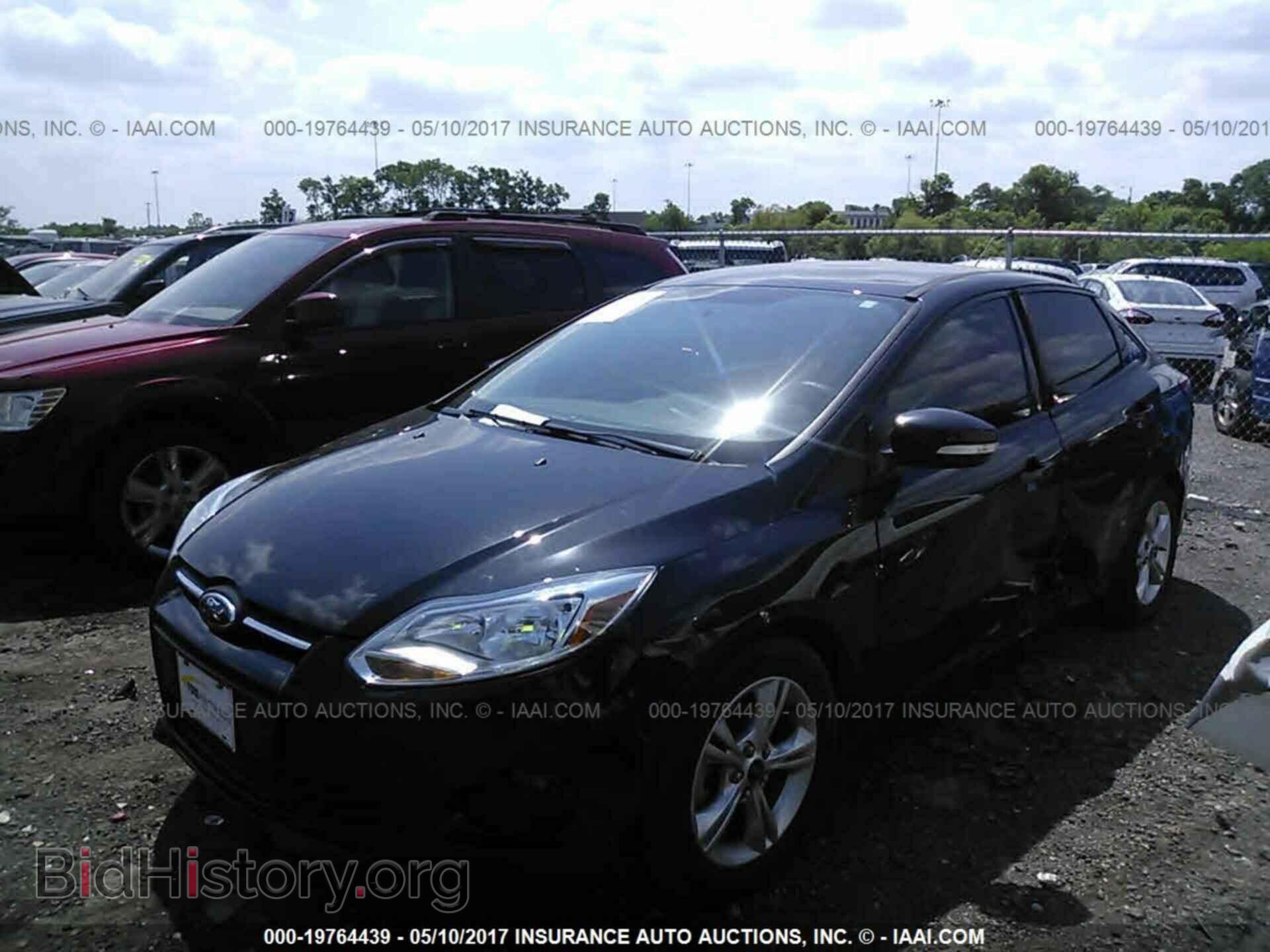 2014 Ford Focus - VIN: 1FADP3F23EL345428 - Фото 2