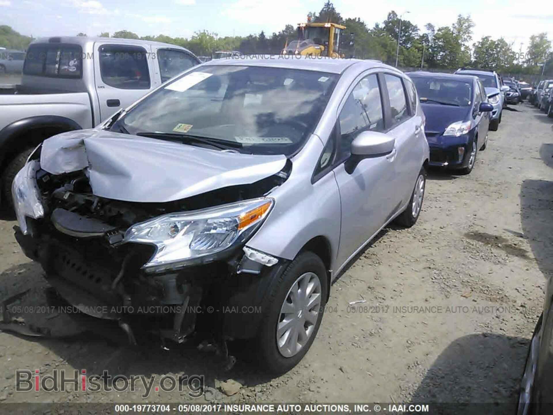 2015 Nissan Versa note - VIN: 3N1CE2CP6FL434148 - Фото 2