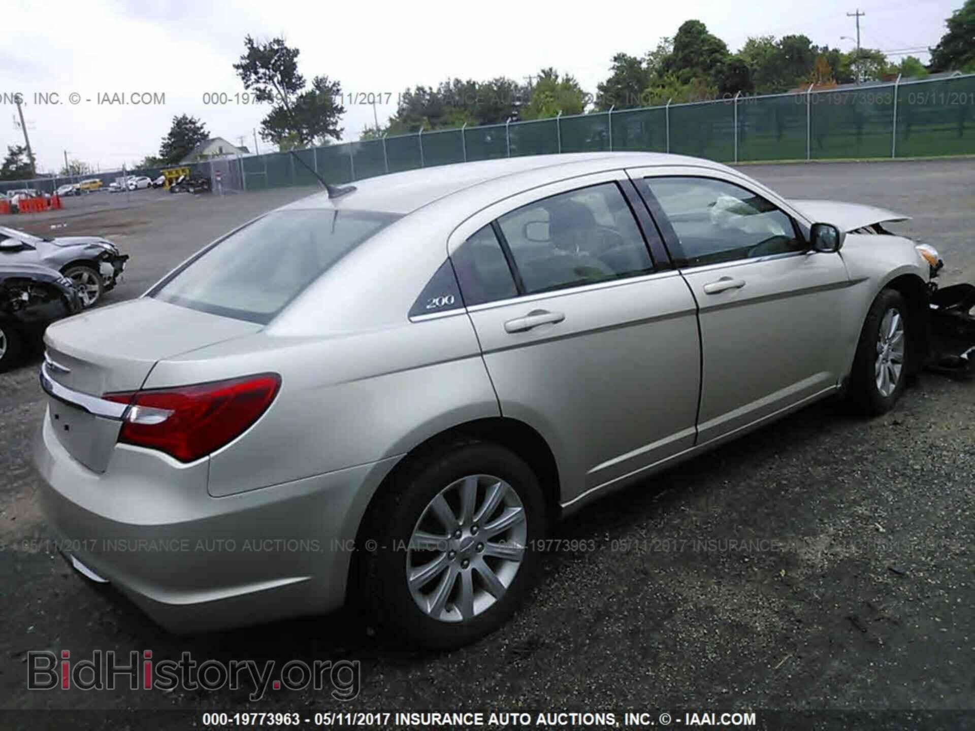 2013 Chrysler 200 - VIN: 1C3CCBBB6DN723704 - Фото 4
