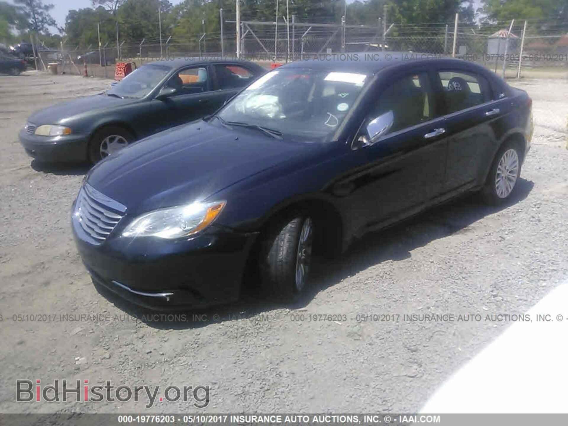 2012 Chrysler 200 - VIN: 1C3CCBCG8CN107933 - Фото 2