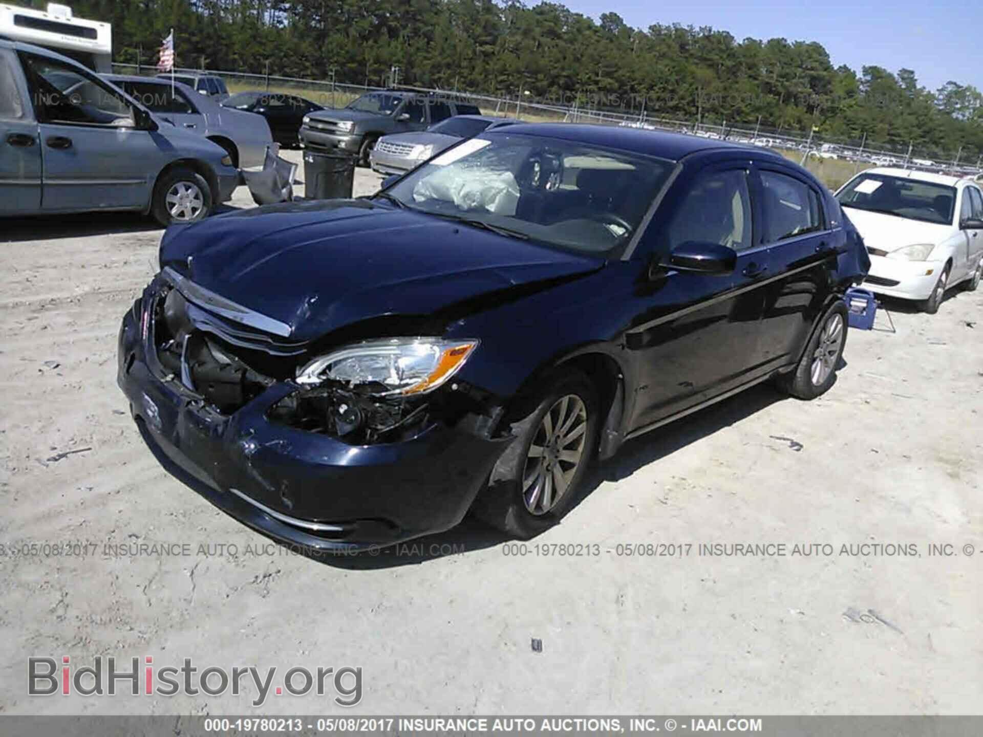 2013 Chrysler 200 - VIN: 1C3CCBBB1DN679109 - Photo 2