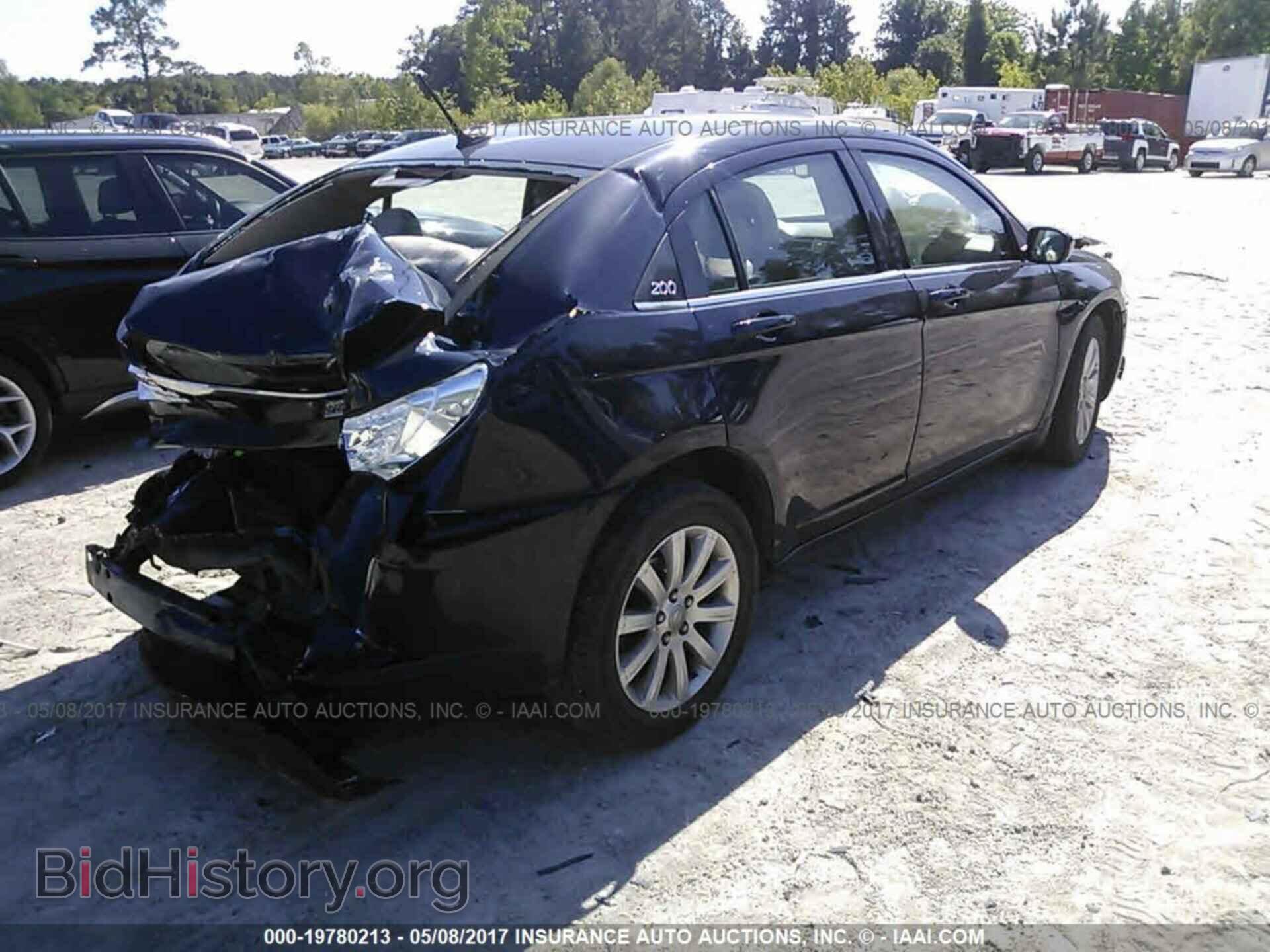 2013 Chrysler 200 - VIN: 1C3CCBBB1DN679109 - Photo 4
