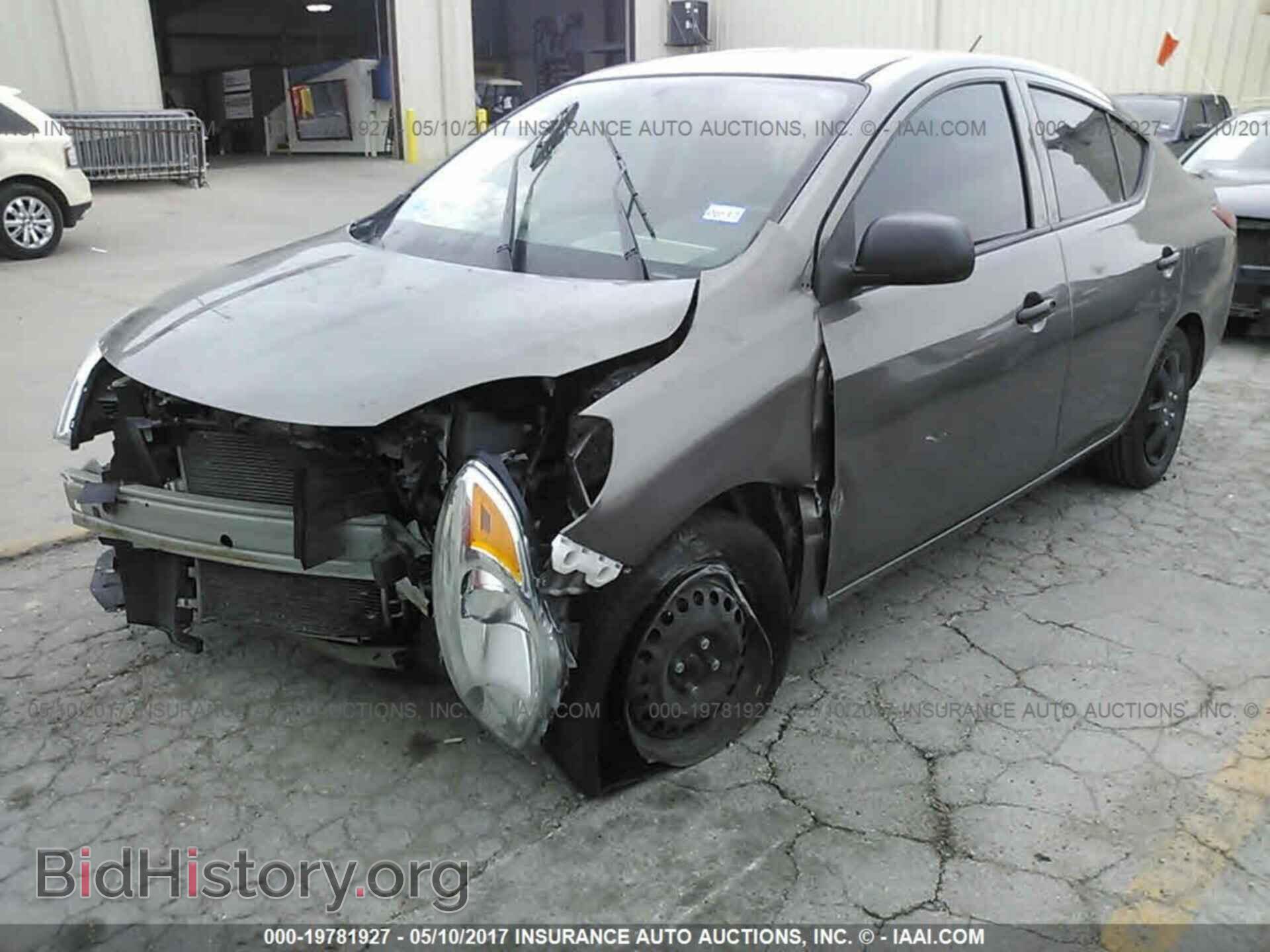 2014 Nissan Versa - VIN: 3N1CN7AP7EL841992 - Фото 2