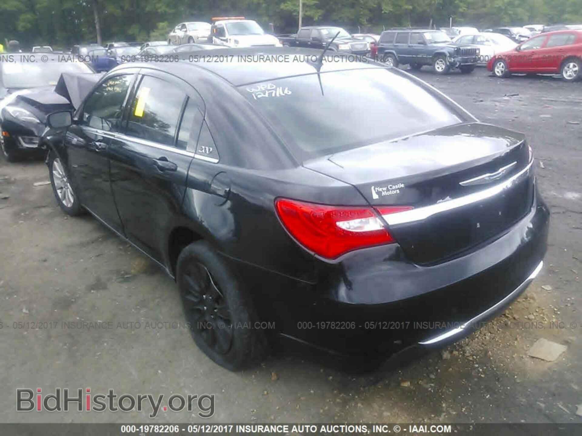 2012 Chrysler 200 - VIN: 1C3CCBAB8CN292458 - Photo 3