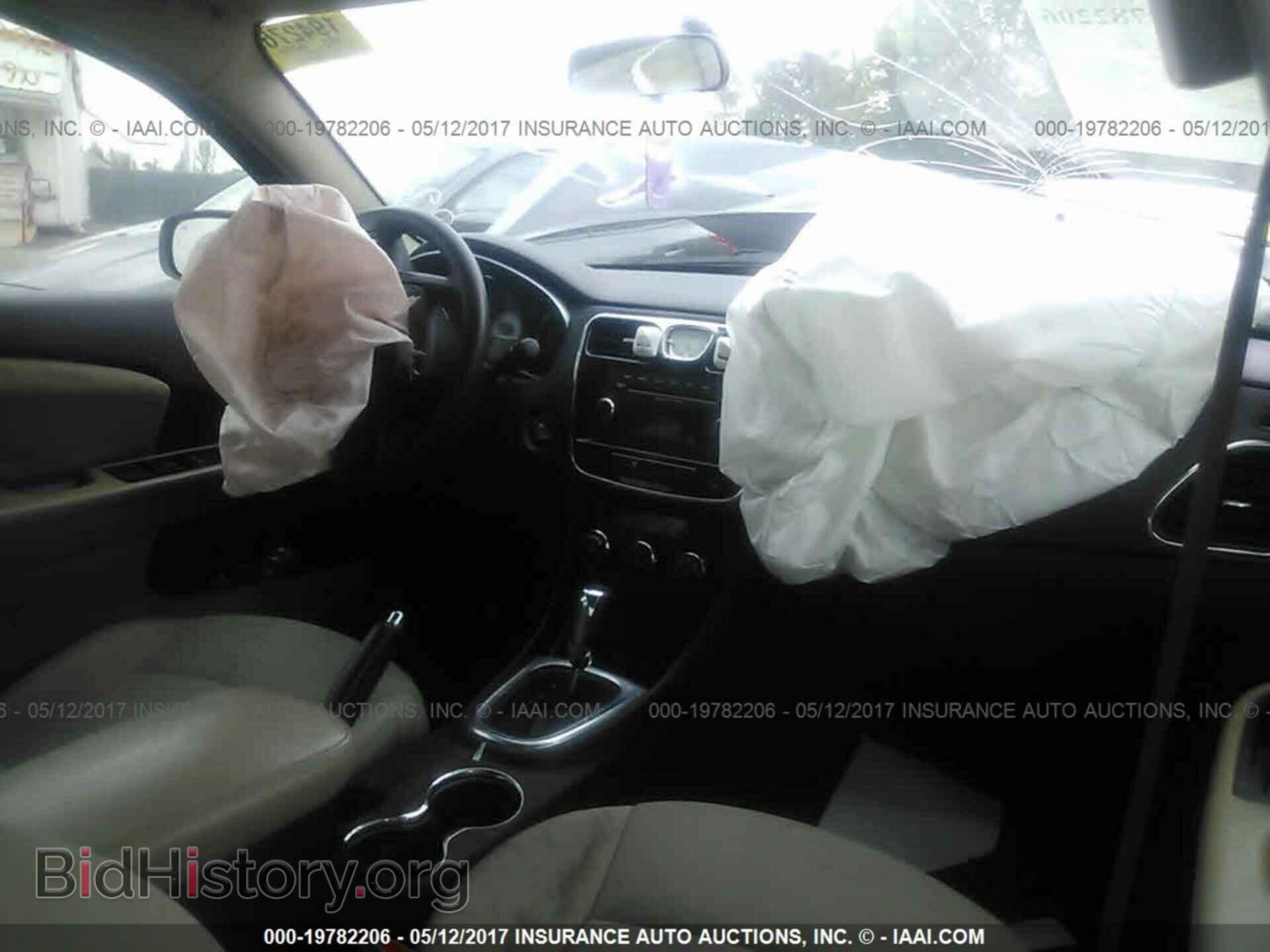 2012 Chrysler 200 - VIN: 1C3CCBAB8CN292458 - Photo 5