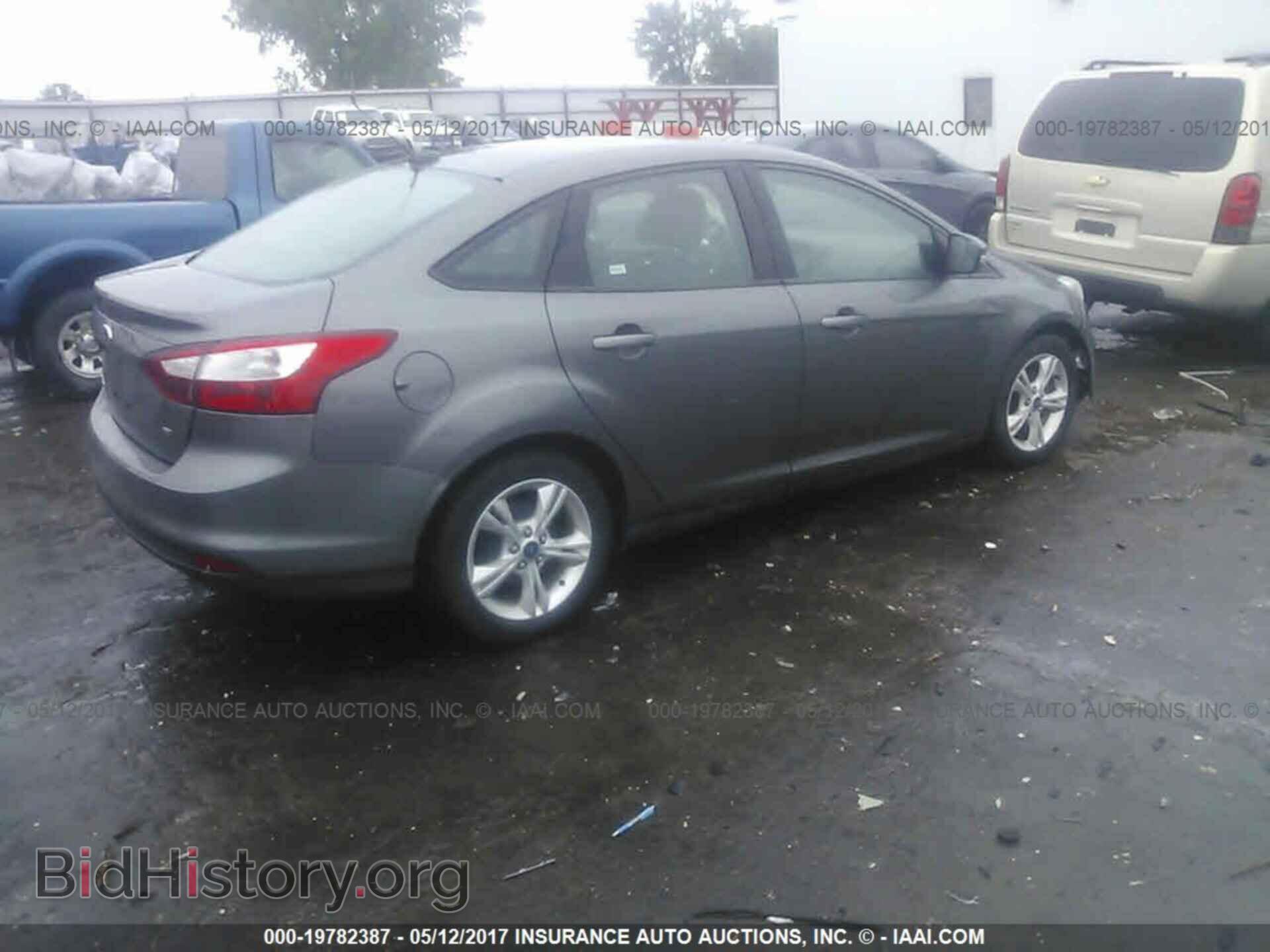 2013 Ford Focus - VIN: 1FADP3F24DL325901 - Photo 4