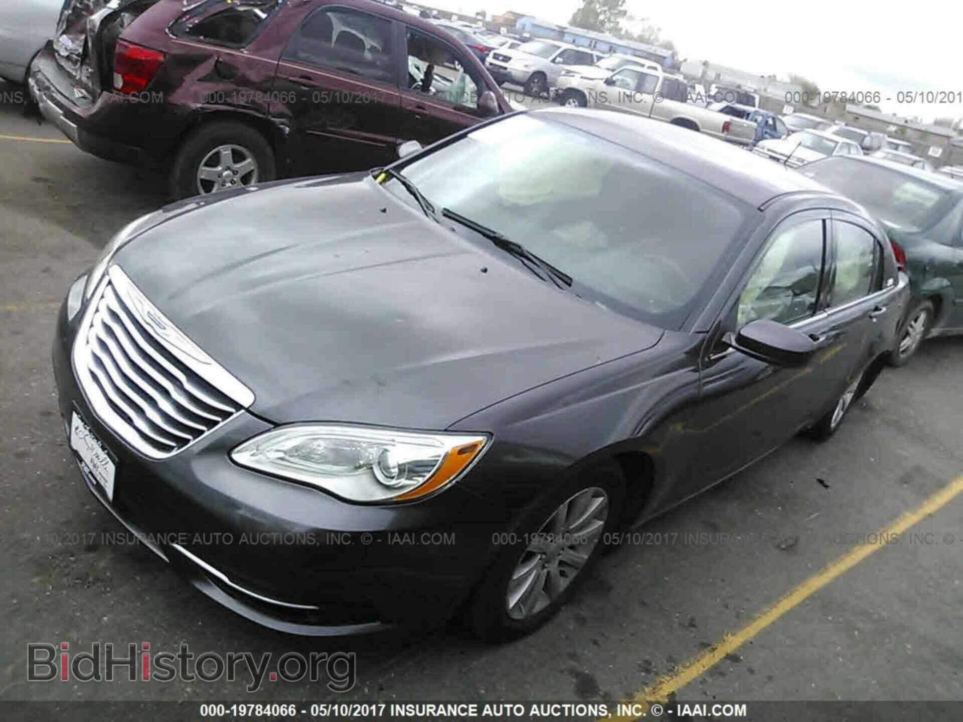 2014 Chrysler 200 - VIN: 1C3CCBBB0EN183204 - Фото 2