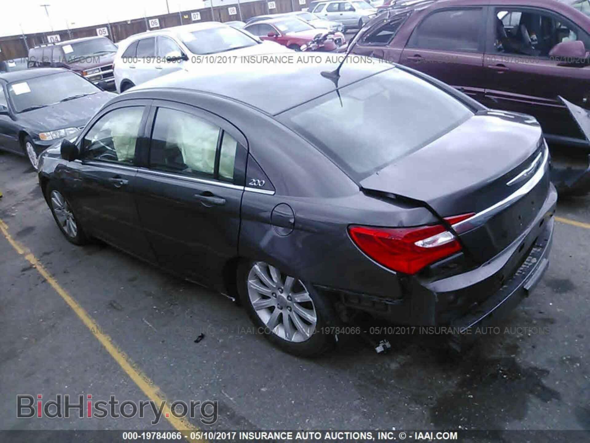 2014 Chrysler 200 - VIN: 1C3CCBBB0EN183204 - Фото 3