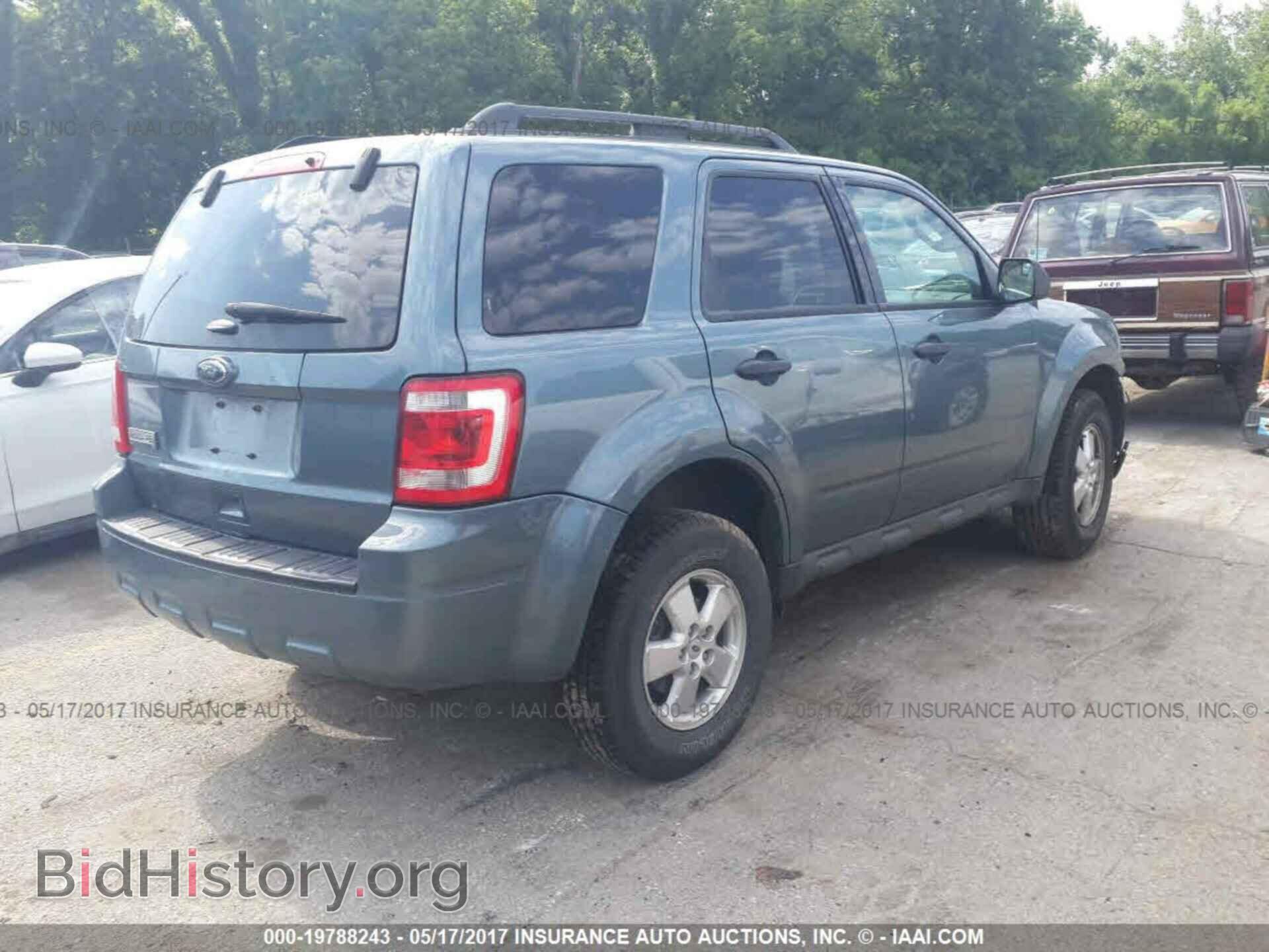 2012 Ford Escape - VIN: 1FMCU0D7XCKB11295 - Photo 4