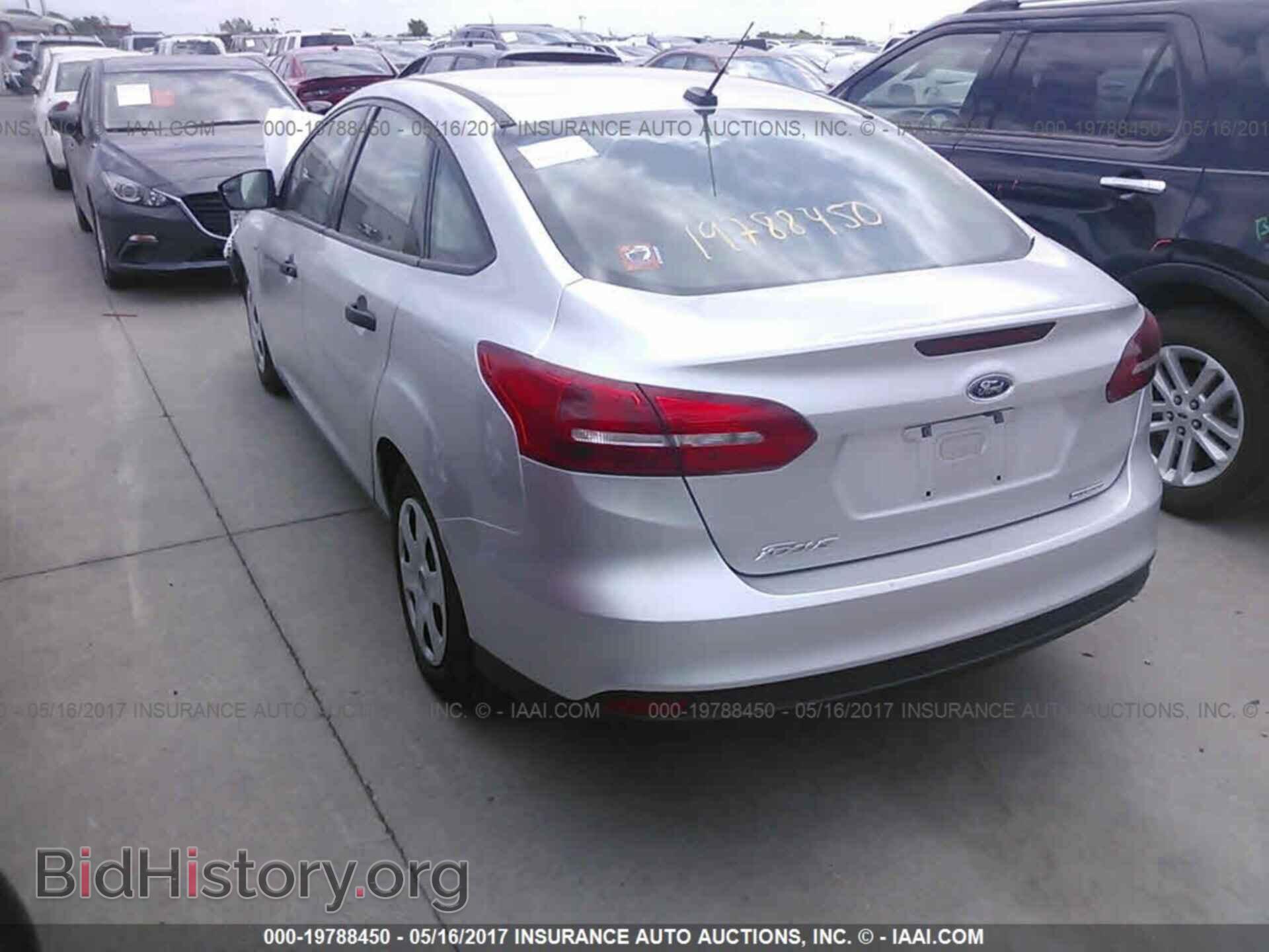 2015 Ford Focus - VIN: 1FADP3E28FL297363 - Photo 3