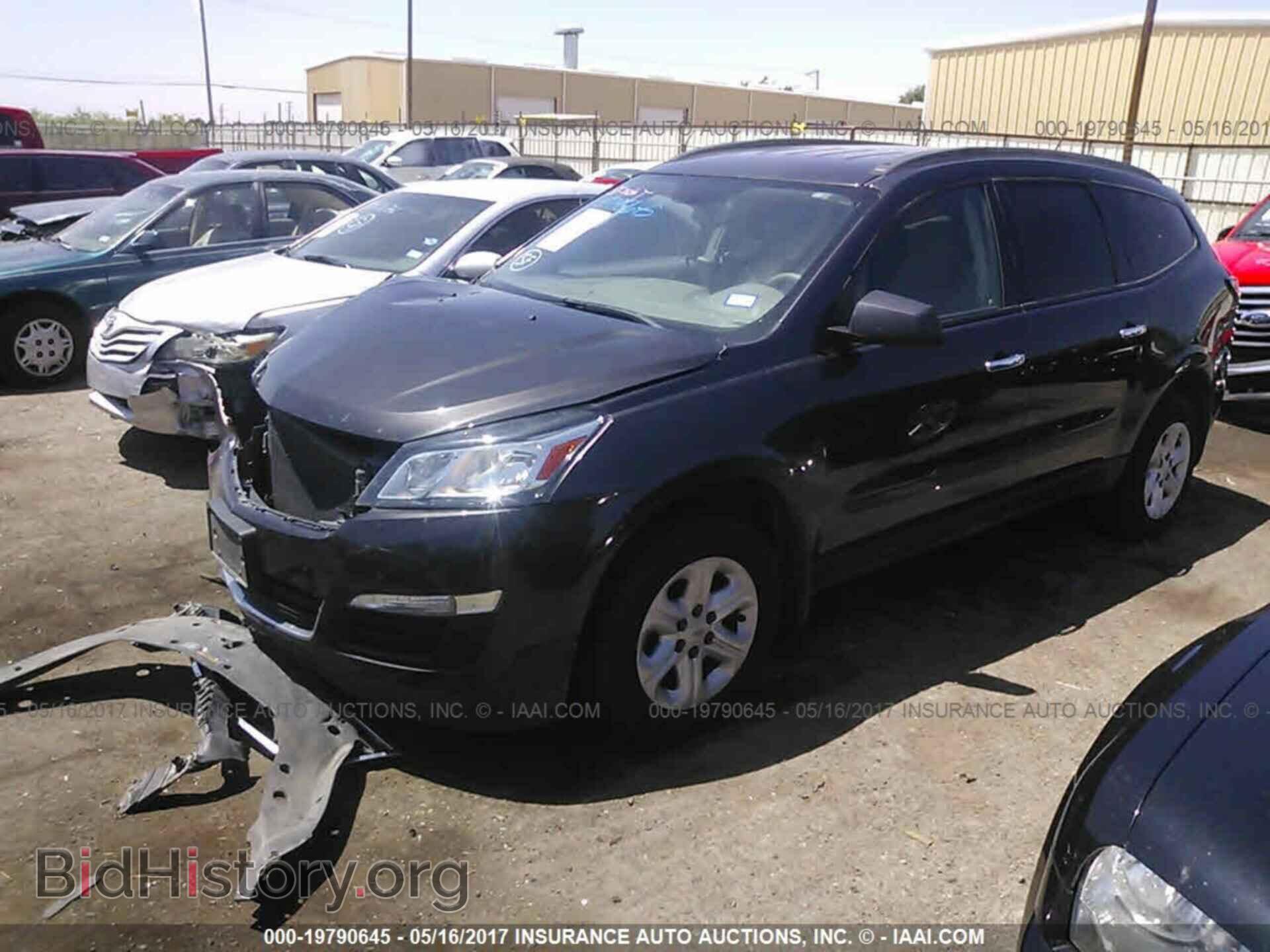 2014 Chevrolet Traverse - VIN: 1GNKRFED7EJ313780 - Фото 2