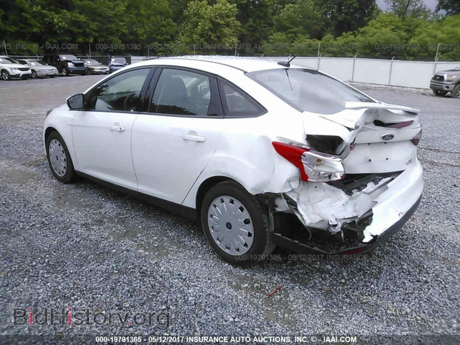 2013 Ford Focus - VIN: 1FADP3F24DL217195 - Photo 3