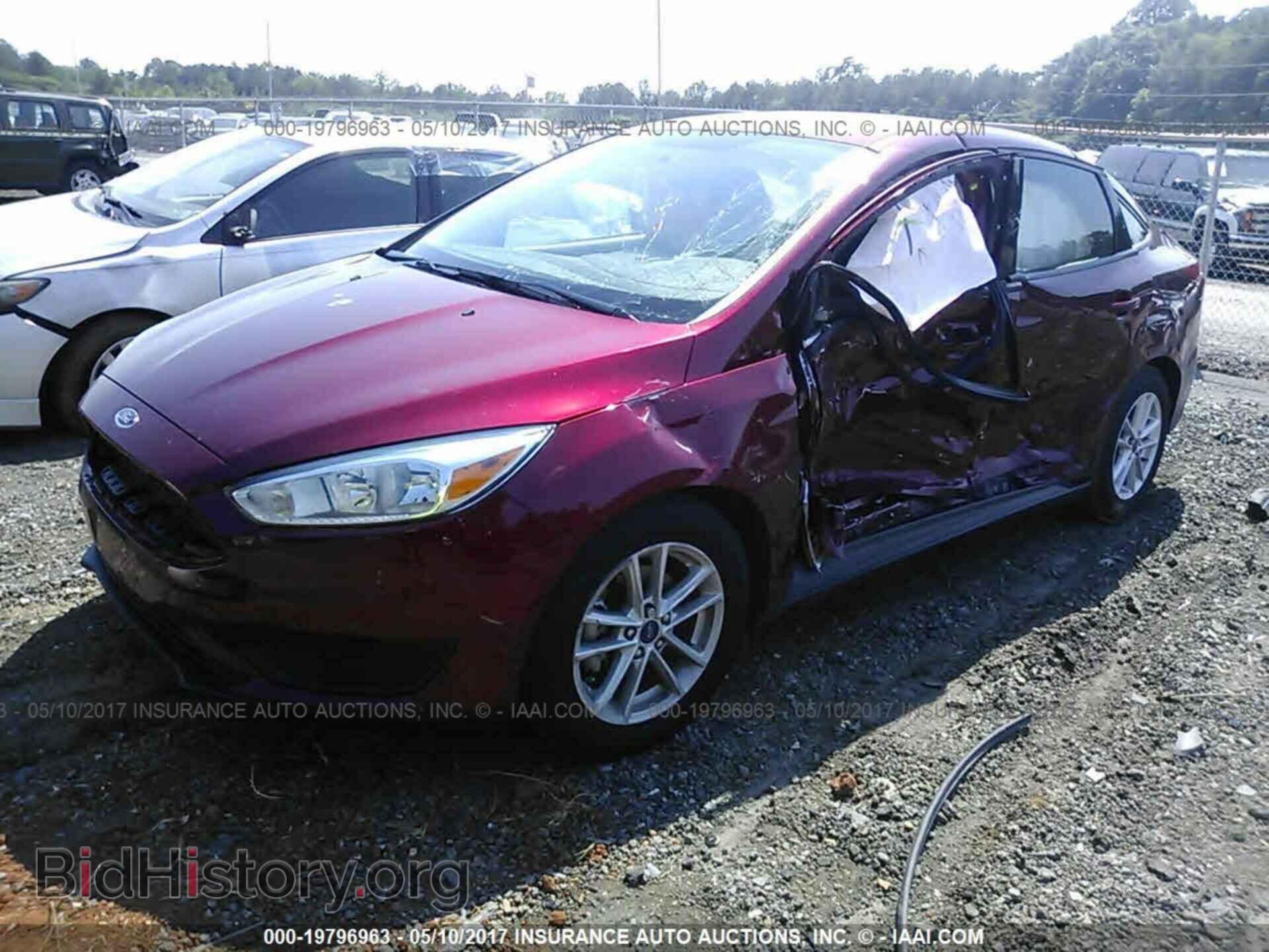 2017 Ford Focus - VIN: 1FADP3F20HL201744 - Photo 2