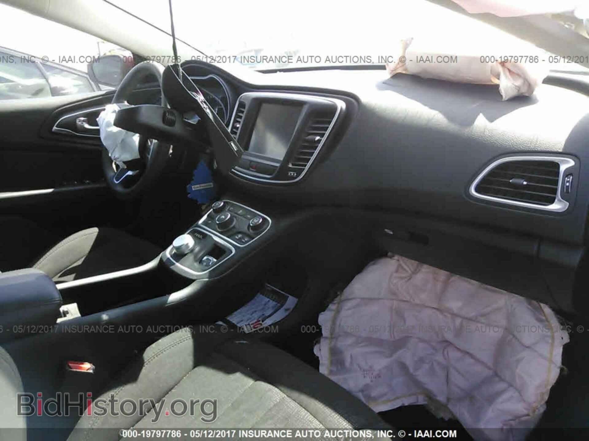 2016 Chrysler 200 - VIN: 1C3CCCAB8GN167679 - Photo 5