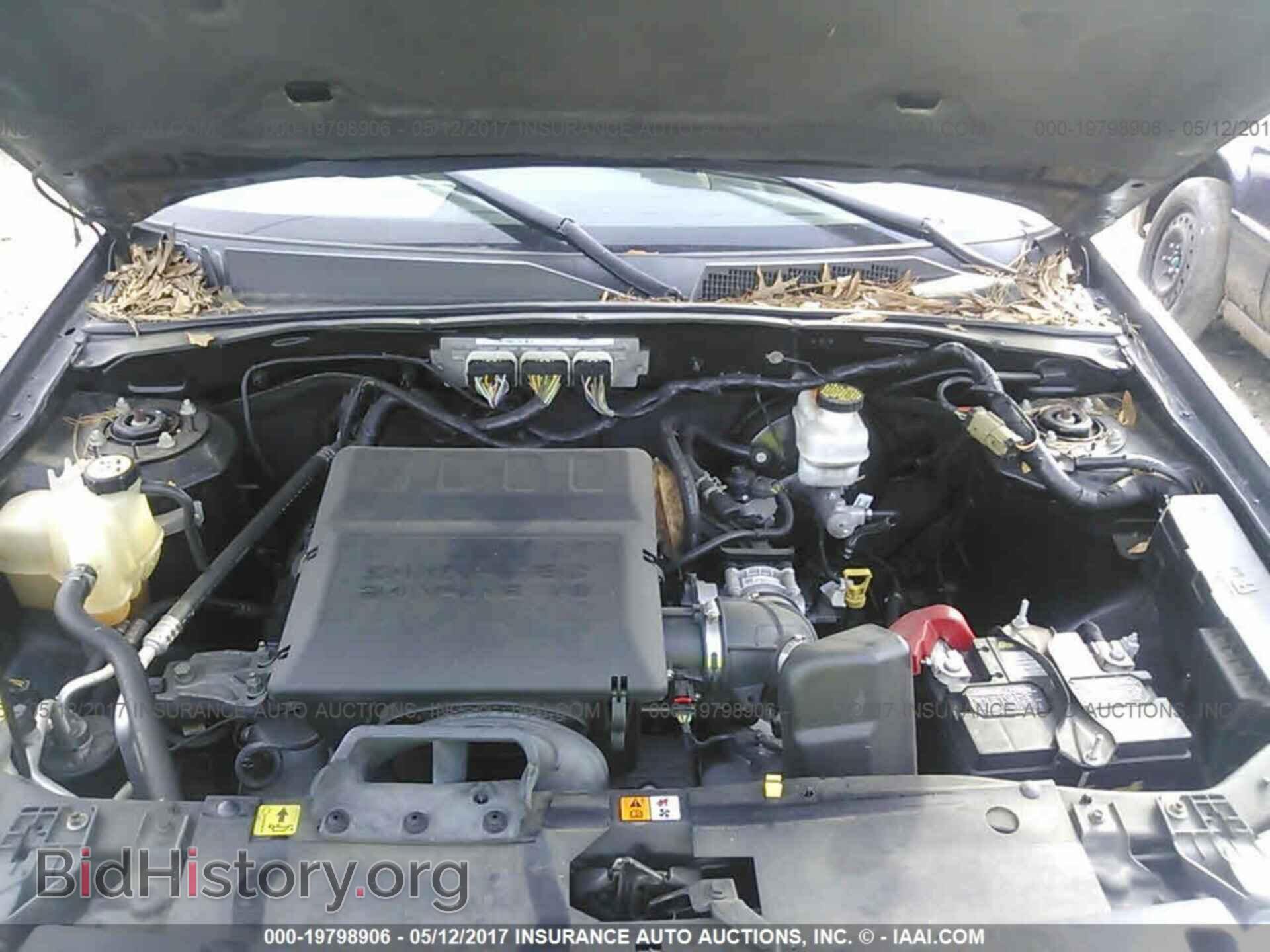 2011 Ford Escape - VIN: 1FMCU0DG1BKA25016 - Фото 10