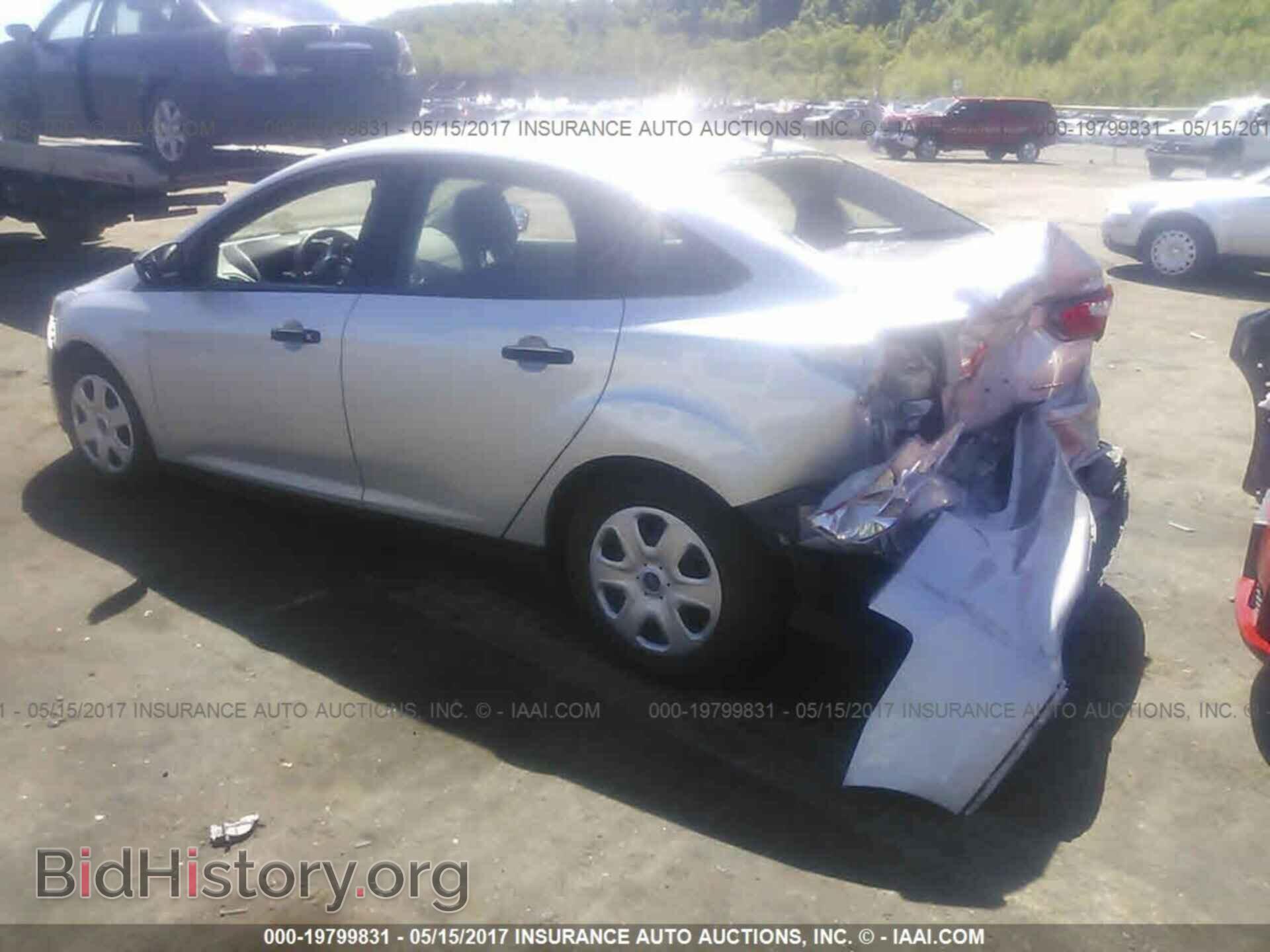 2014 Ford Focus - VIN: 1FADP3E29EL410834 - Фото 3