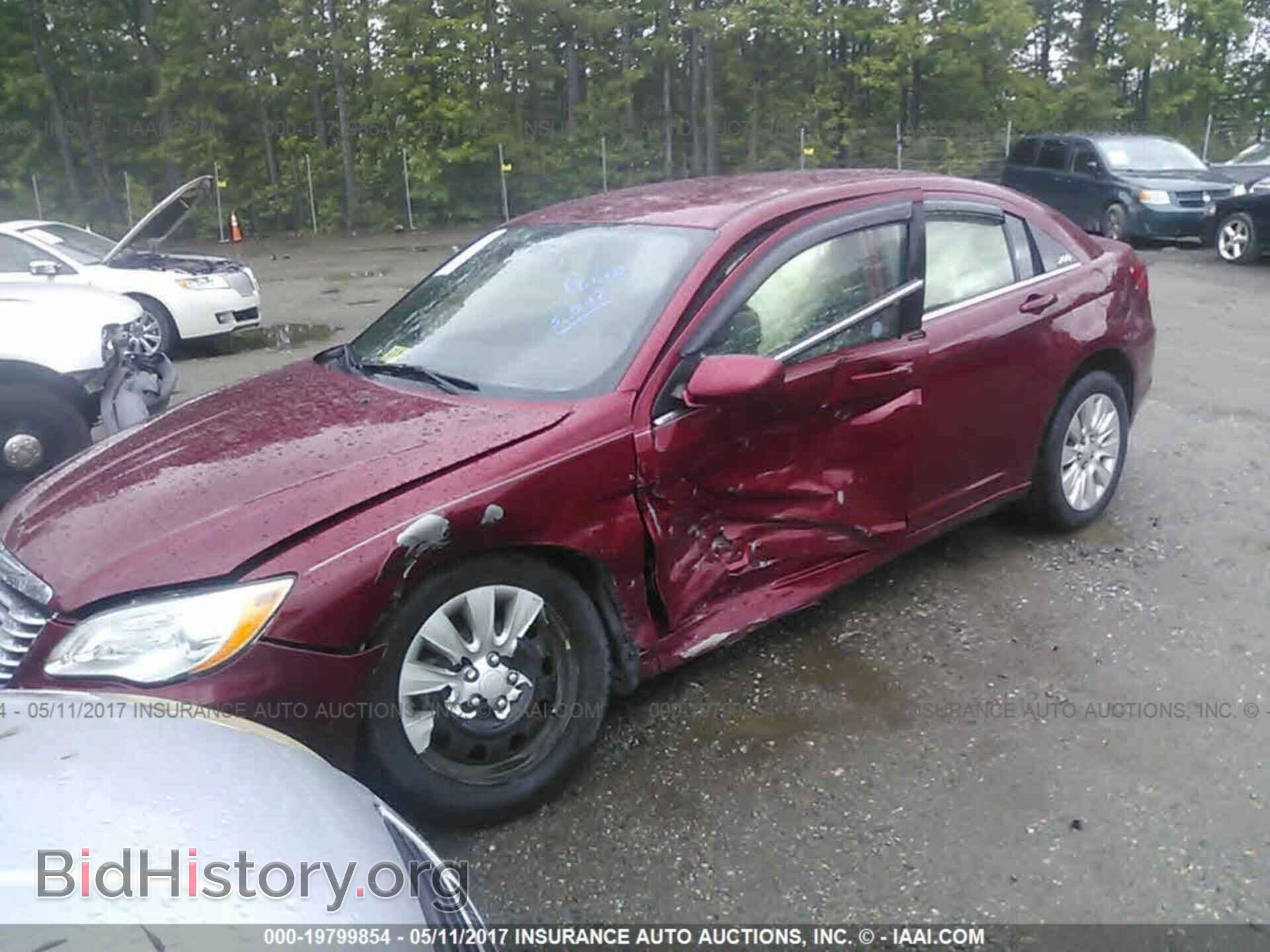2011 Chrysler 200 - VIN: 1C3BC4FB6BN602069 - Photo 2