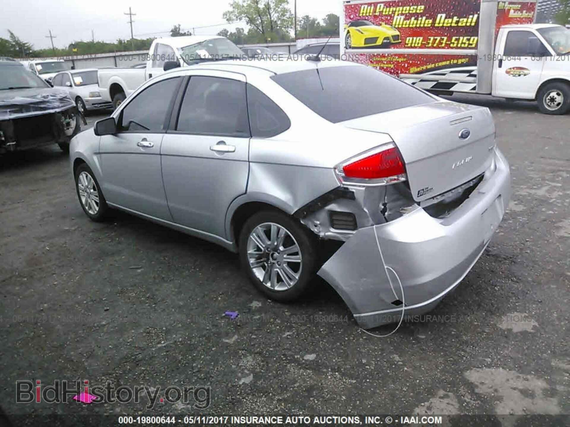 2011 Ford Focus - VIN: 1FAHP3HN2BW202375 - Фото 3