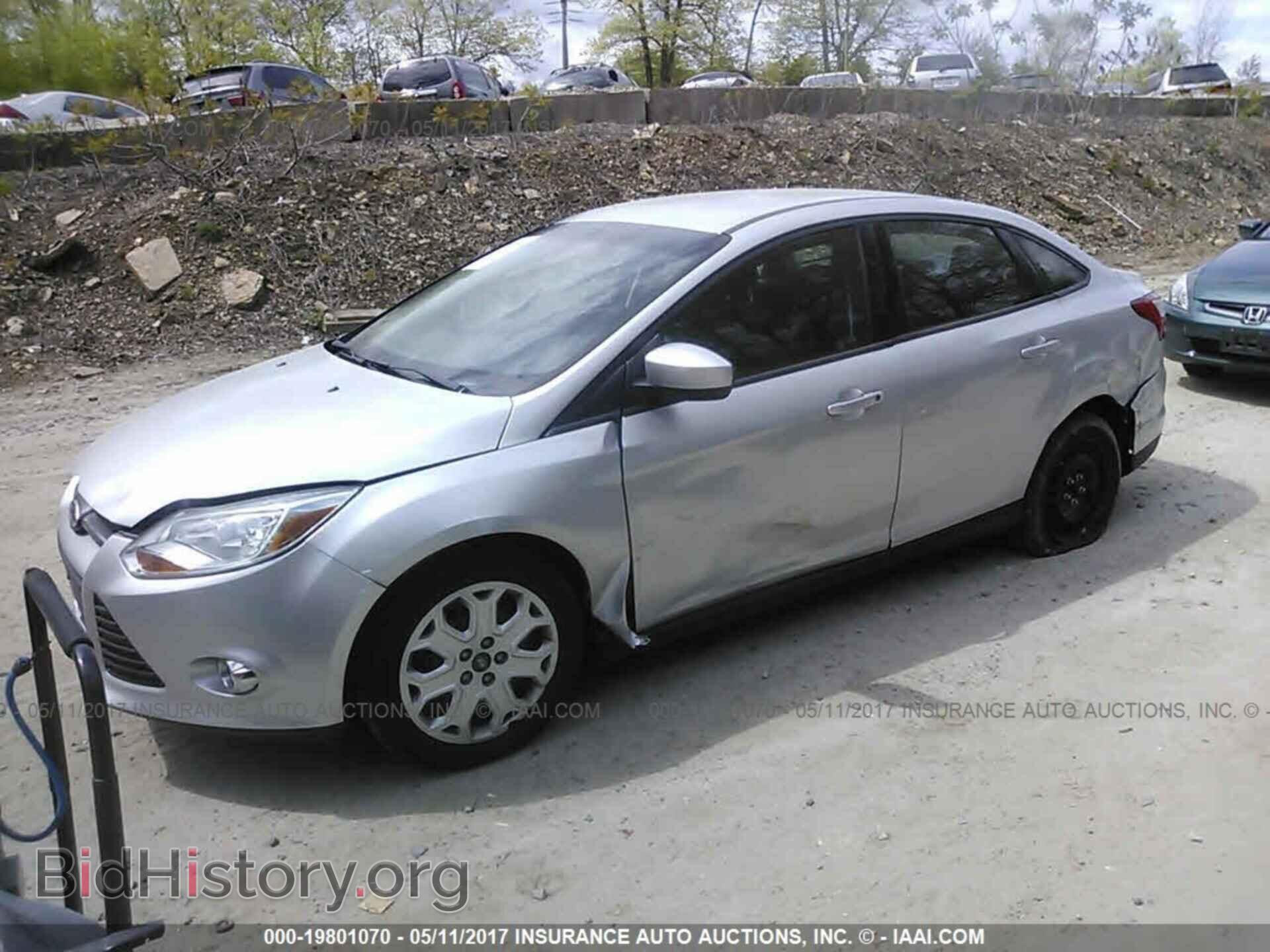 2012 Ford Focus - VIN: 1FAHP3F28CL292272 - Photo 2