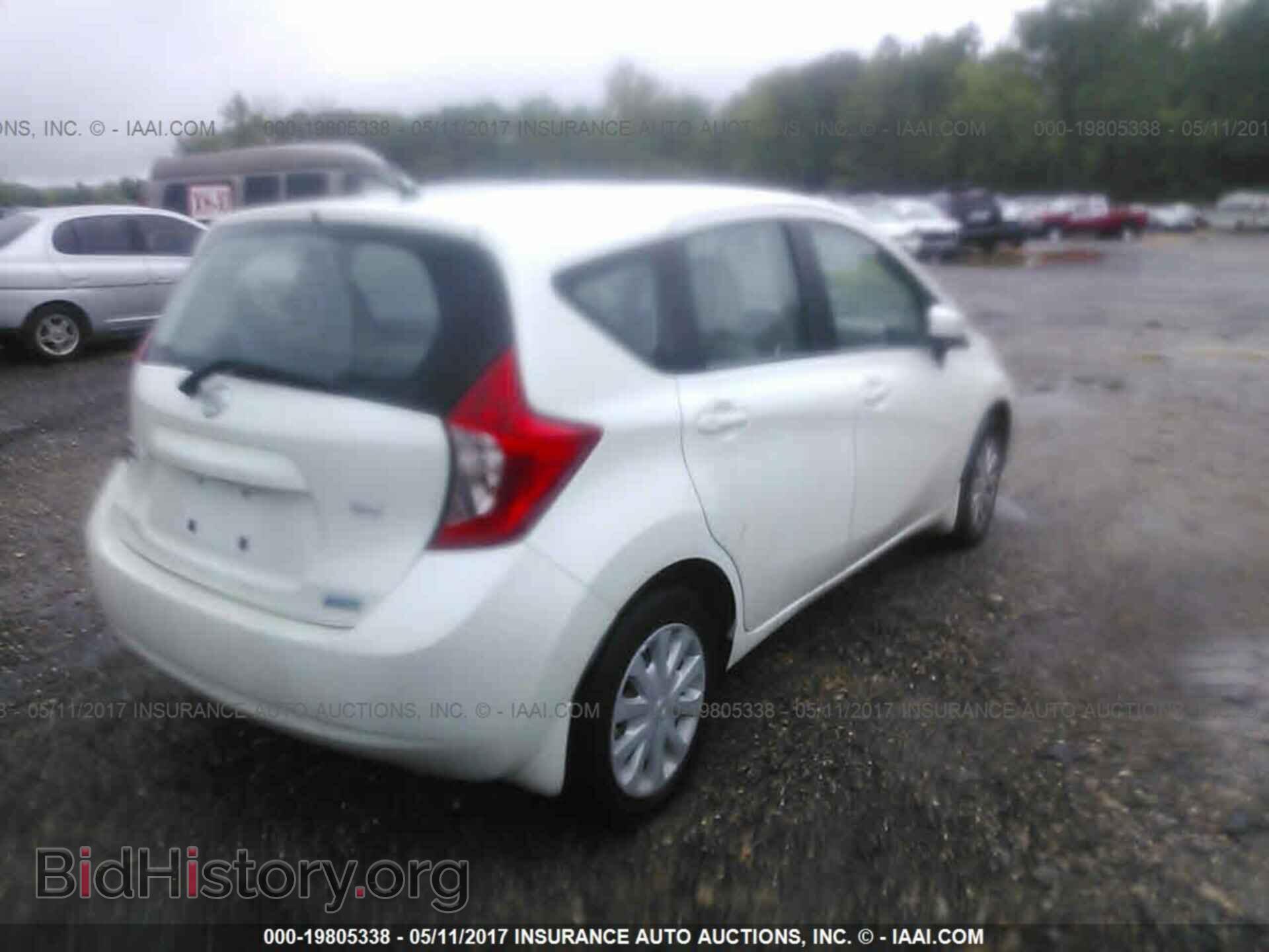 2015 Nissan Versa note - VIN: 3N1CE2CP4FL355738 - Photo 4