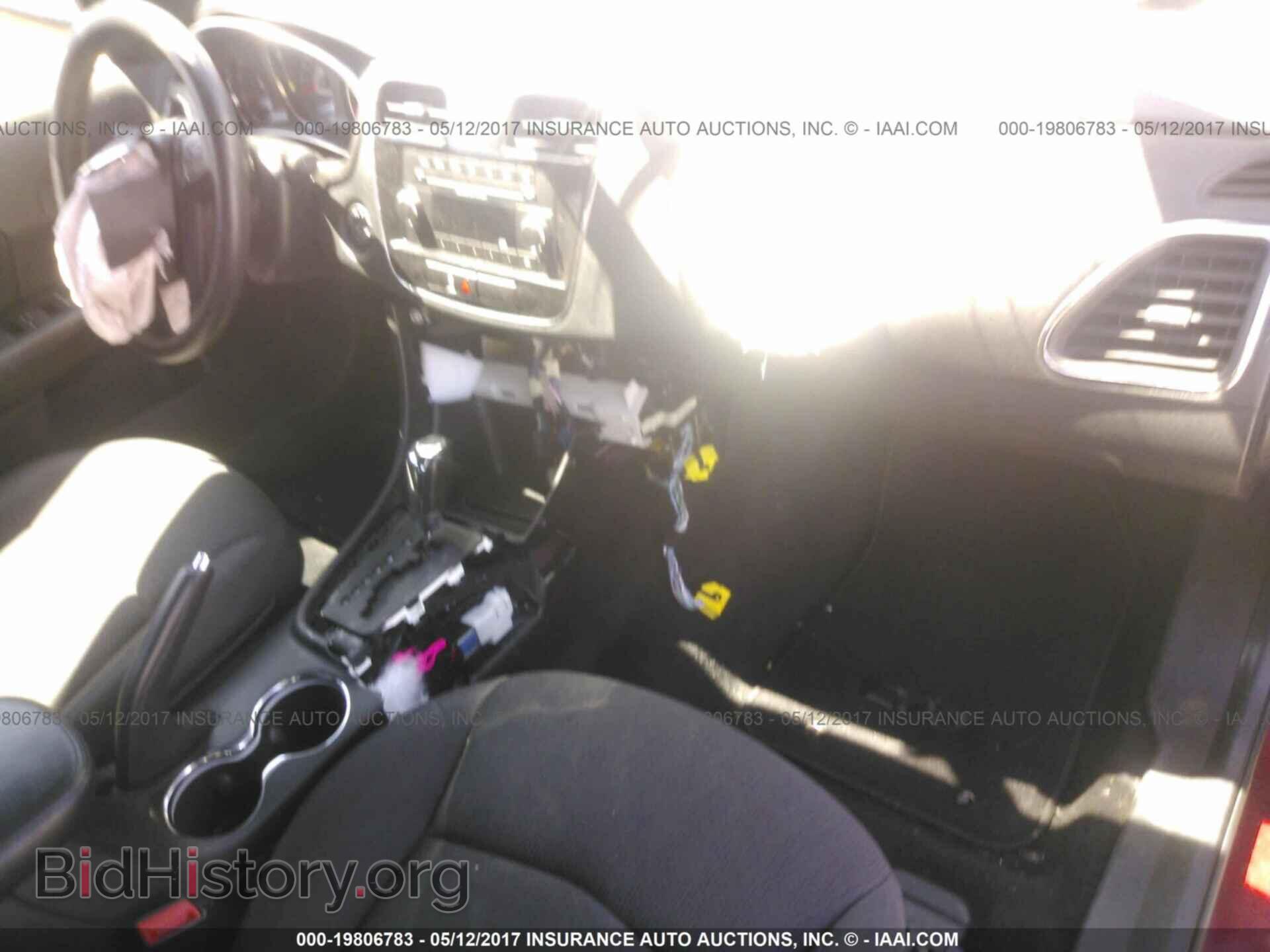 2014 Chrysler 200 - VIN: 1C3CCBAB3EN238391 - Photo 5