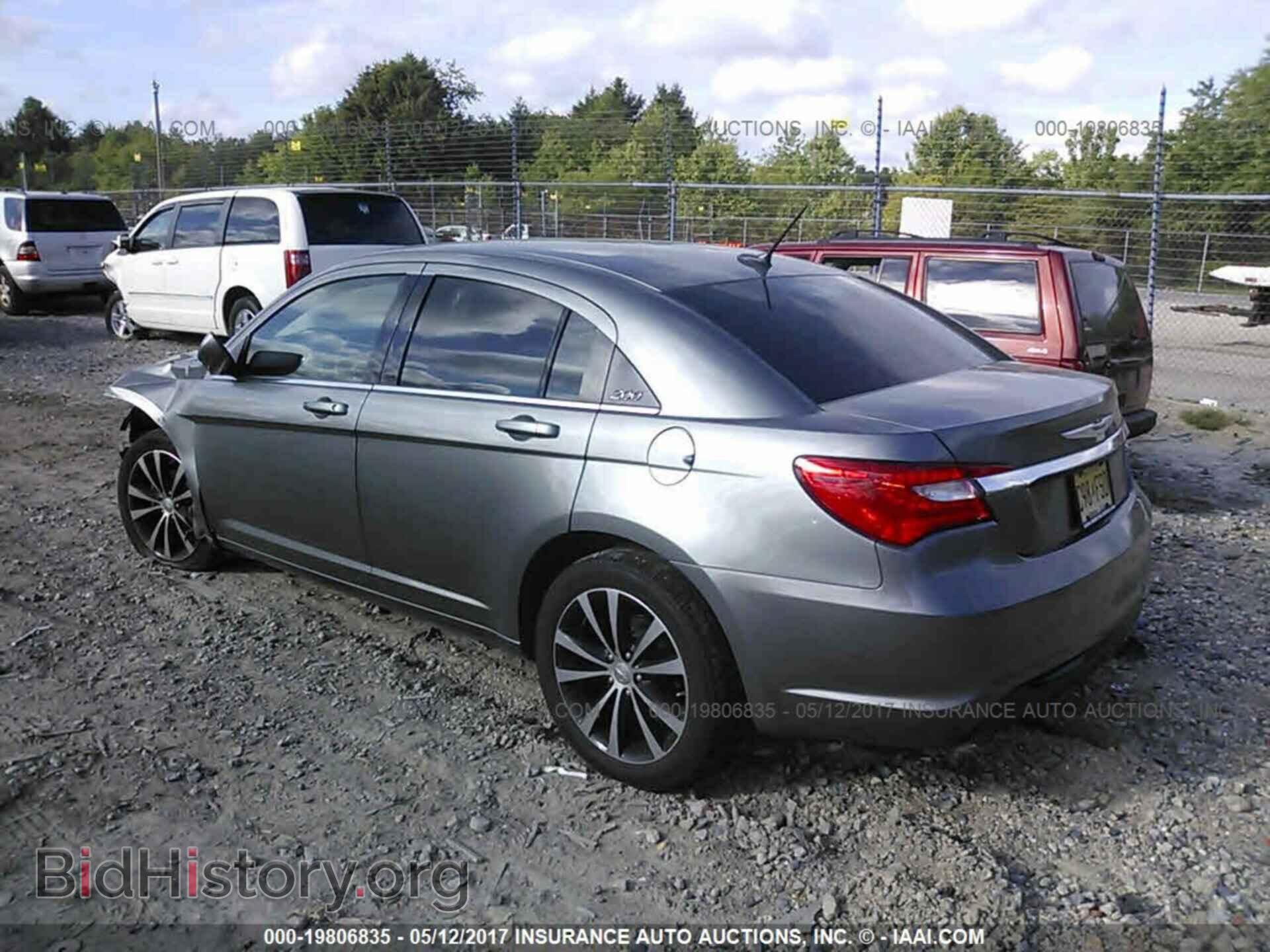 2011 Chrysler 200 - VIN: 1C3BC8FG8BN577470 - Photo 3