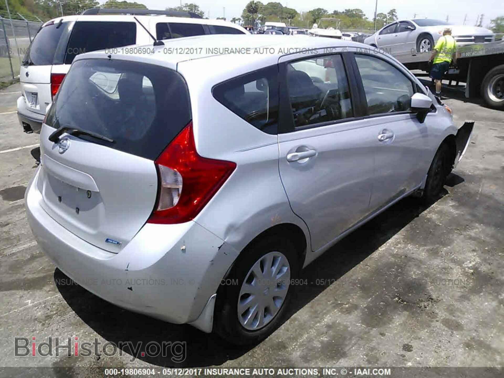 2015 Nissan Versa note - VIN: 3N1CE2CP8FL381663 - Photo 4