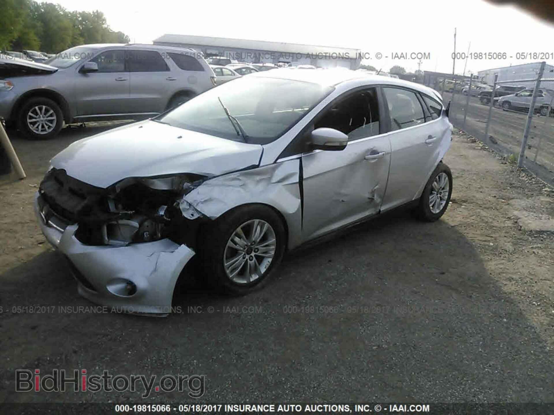 2012 Ford Focus - VIN: 1FAHP3M28CL190635 - Photo 2