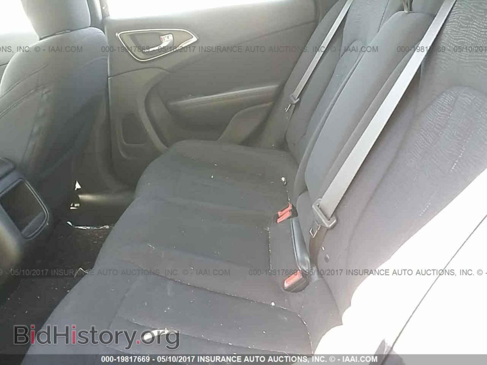 2016 Chrysler 200 - VIN: 1C3CCCAB7GN136455 - Photo 8