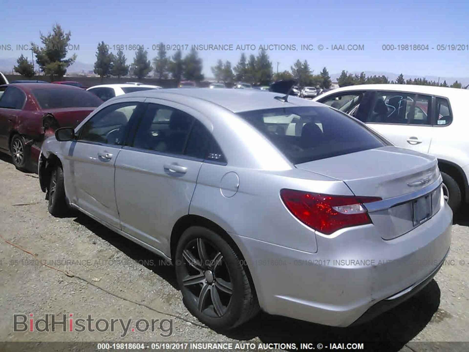 2011 Chrysler 200 - VIN: 1C3BC4FBXBN521396 - Photo 3