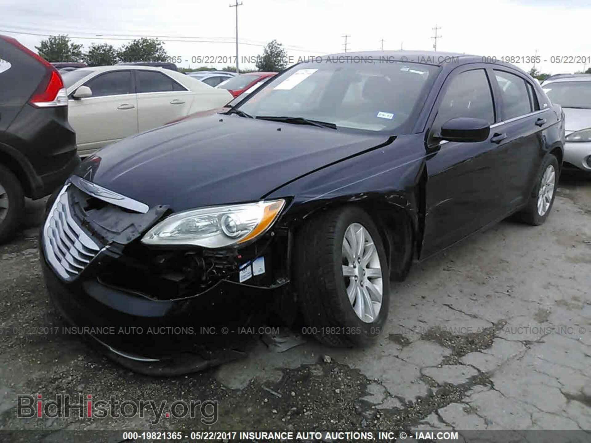 2012 Chrysler 200 - VIN: 1C3CCBBB3CN303137 - Фото 2