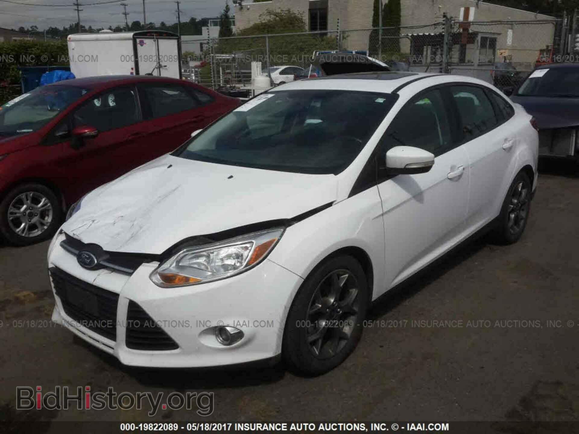 2013 Ford Focus - VIN: 1FADP3F24DL237074 - Photo 2