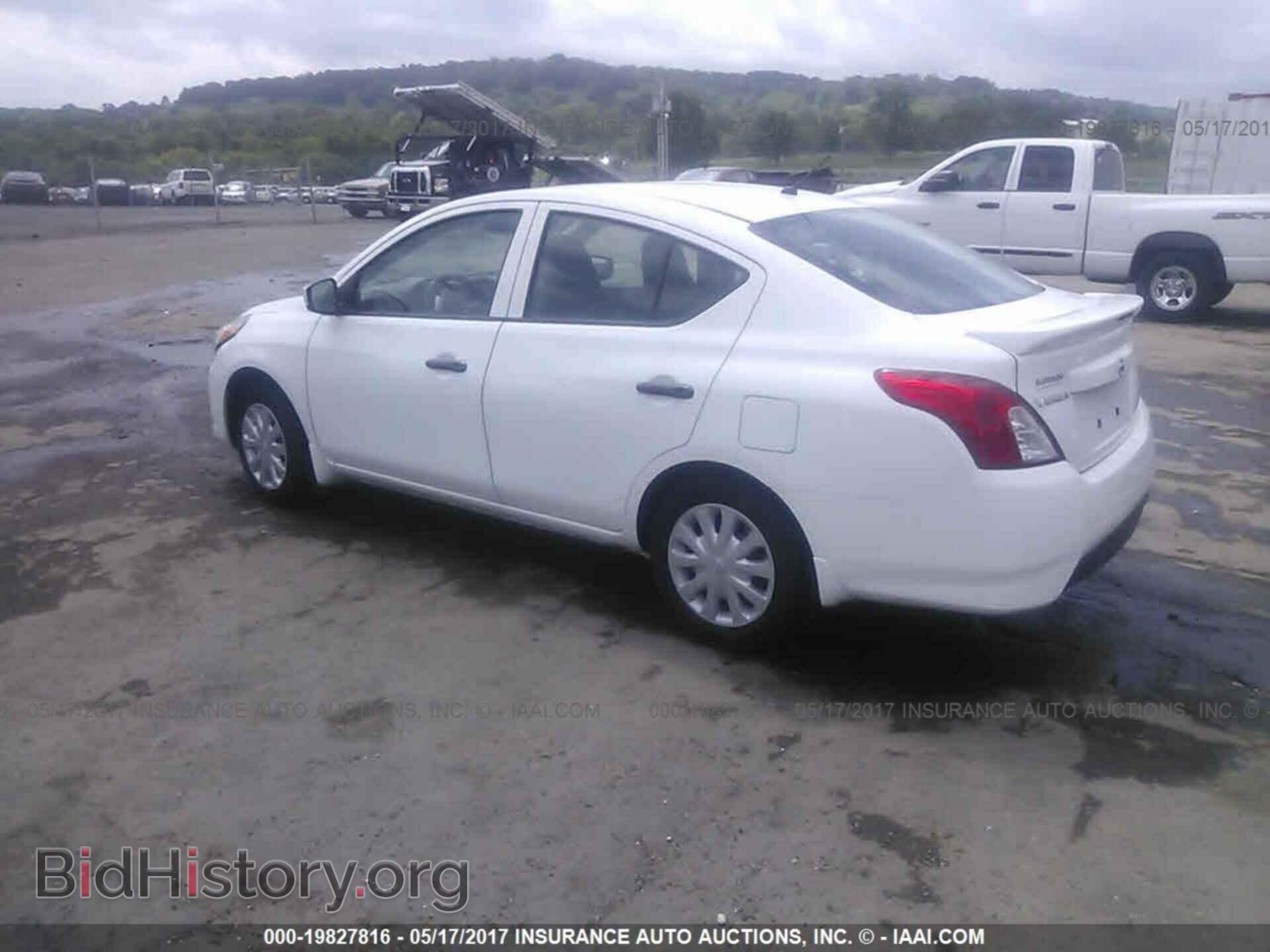 2017 Nissan Versa - VIN: 3N1CN7AP3HL841217 - Фото 3