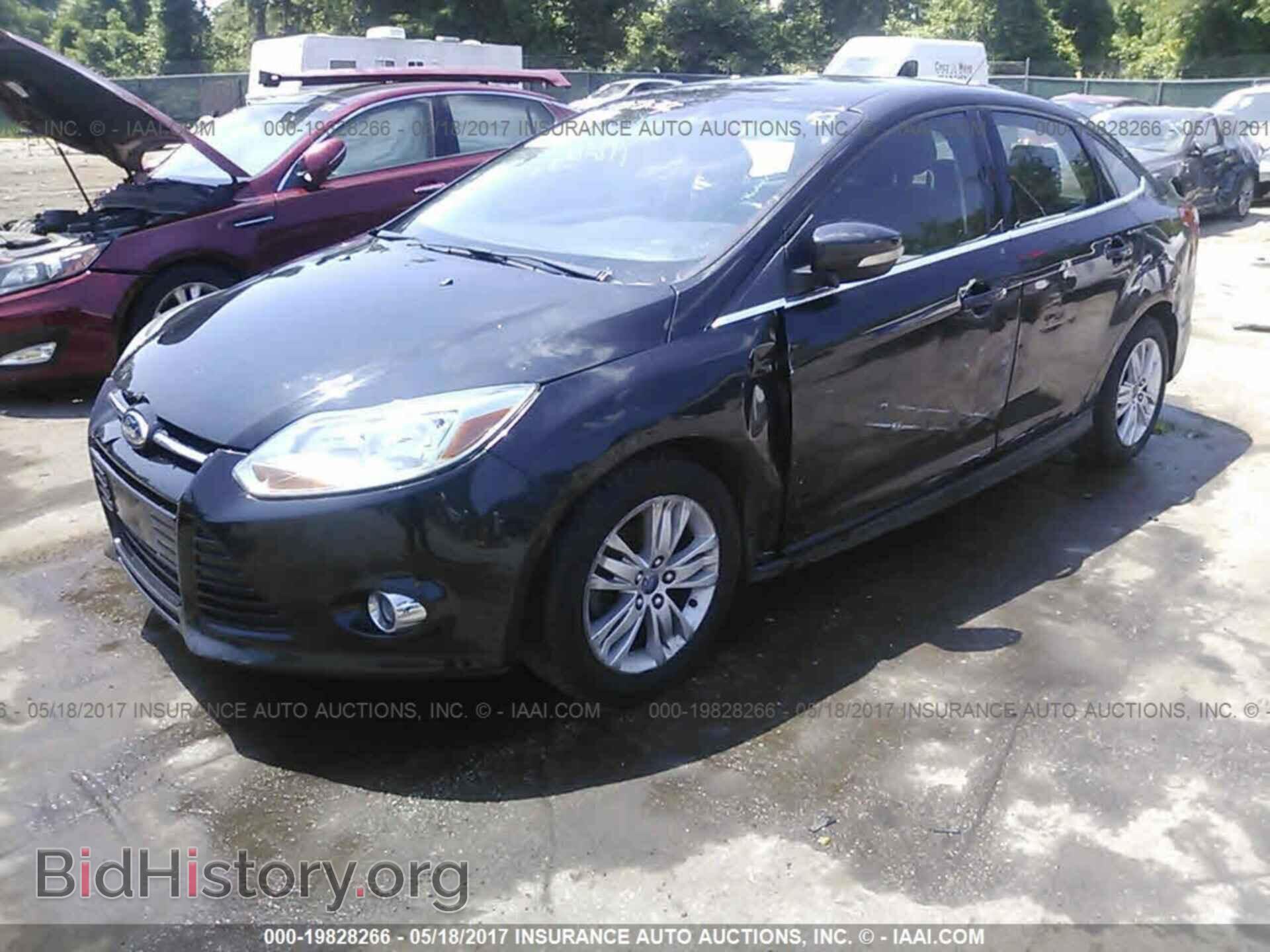 2012 Ford Focus - VIN: 1FAHP3H27CL373860 - Photo 2