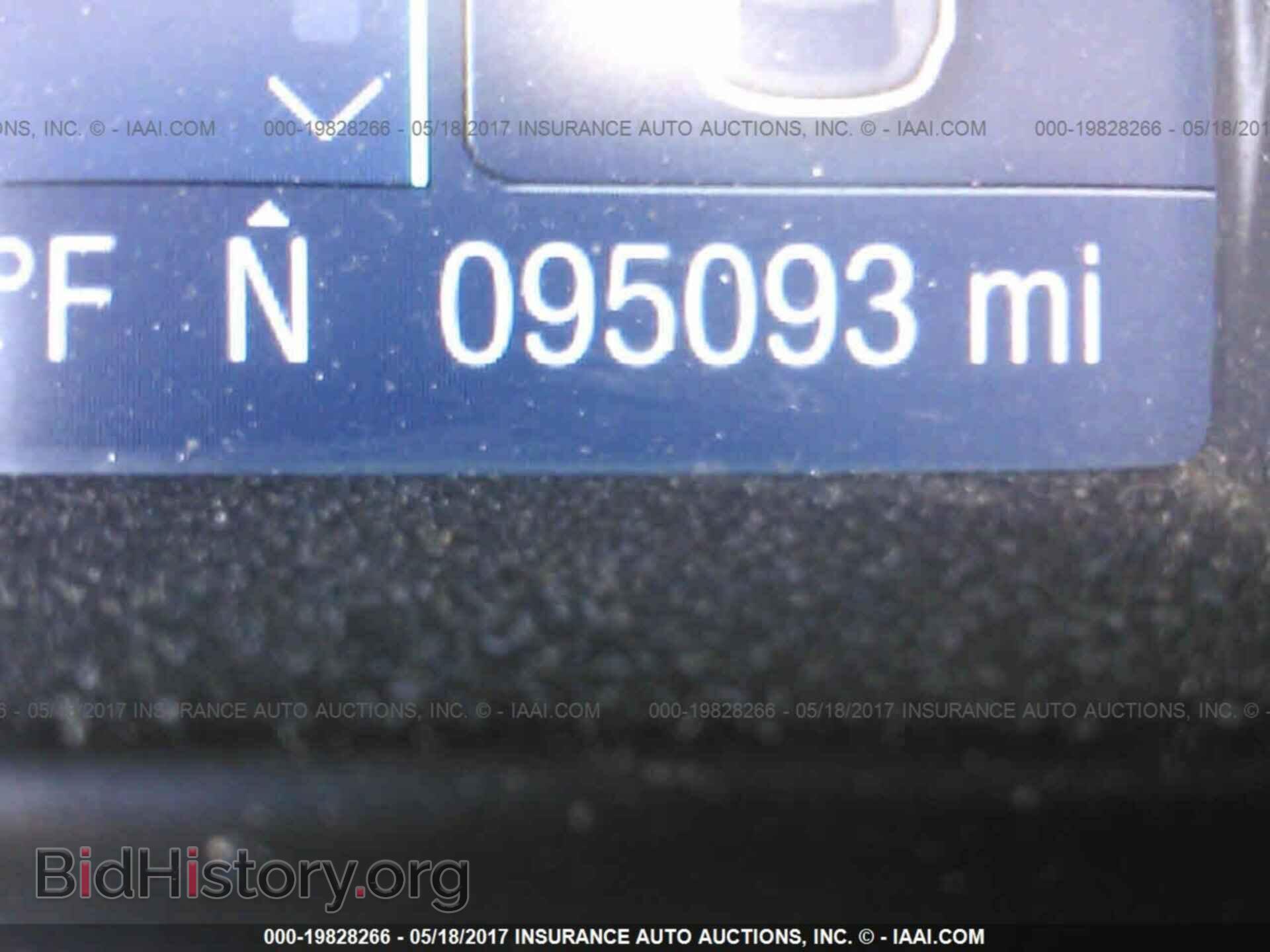 2012 Ford Focus - VIN: 1FAHP3H27CL373860 - Photo 7
