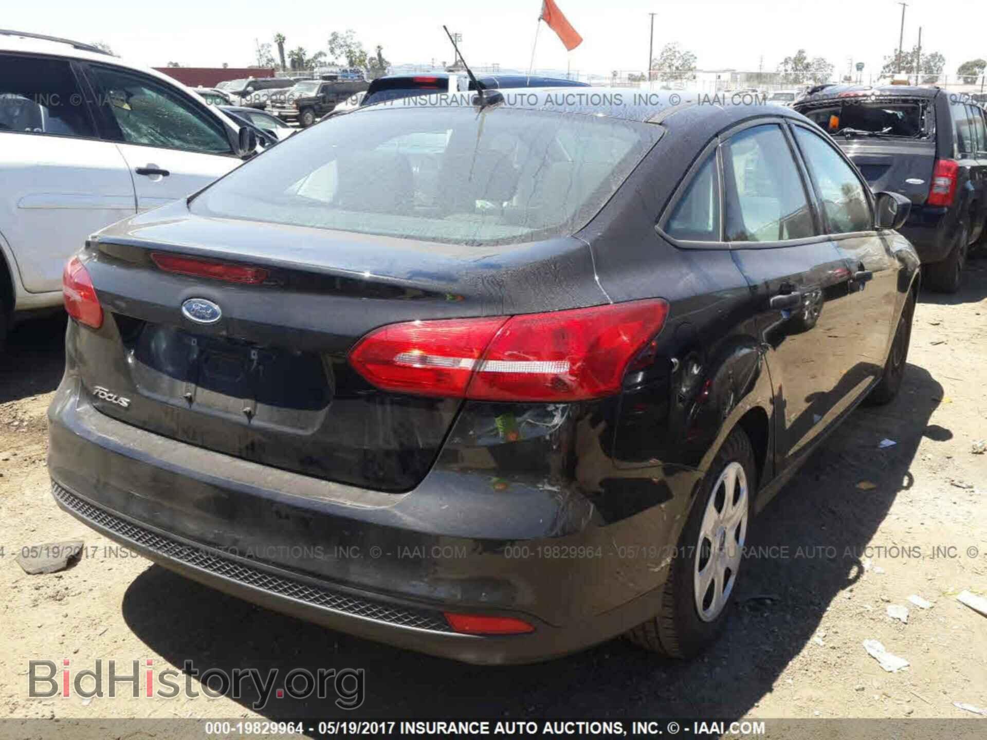 2015 Ford Focus - VIN: 1FADP3E29FL261746 - Фото 4