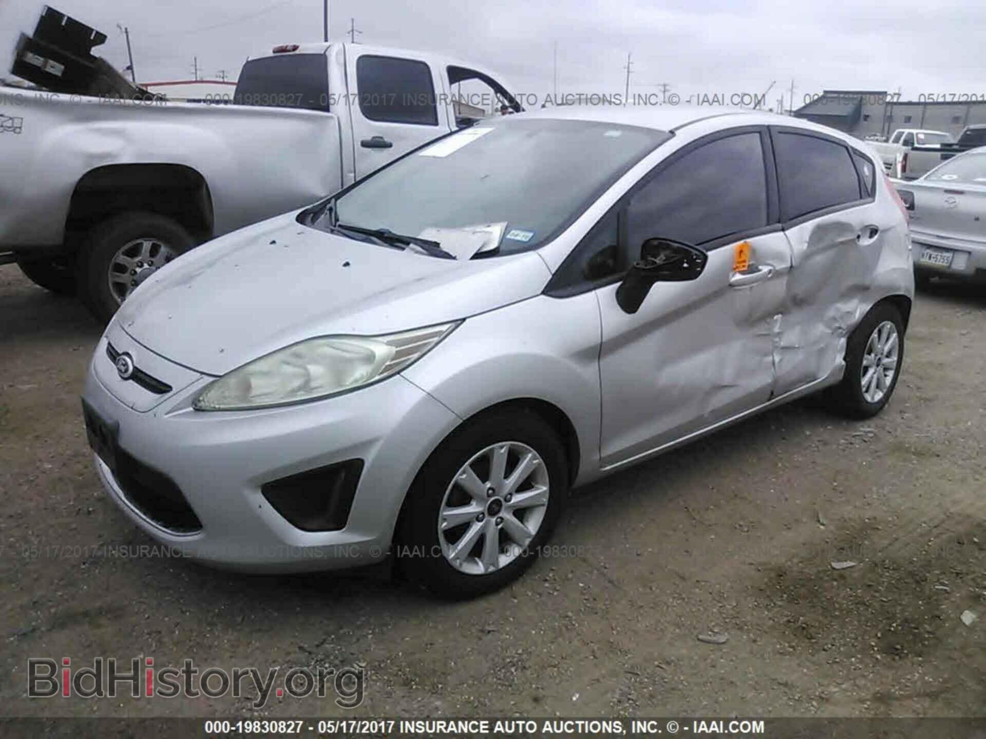2011 Ford Fiesta - VIN: 3FADP4EJ9BM135182 - Фото 2