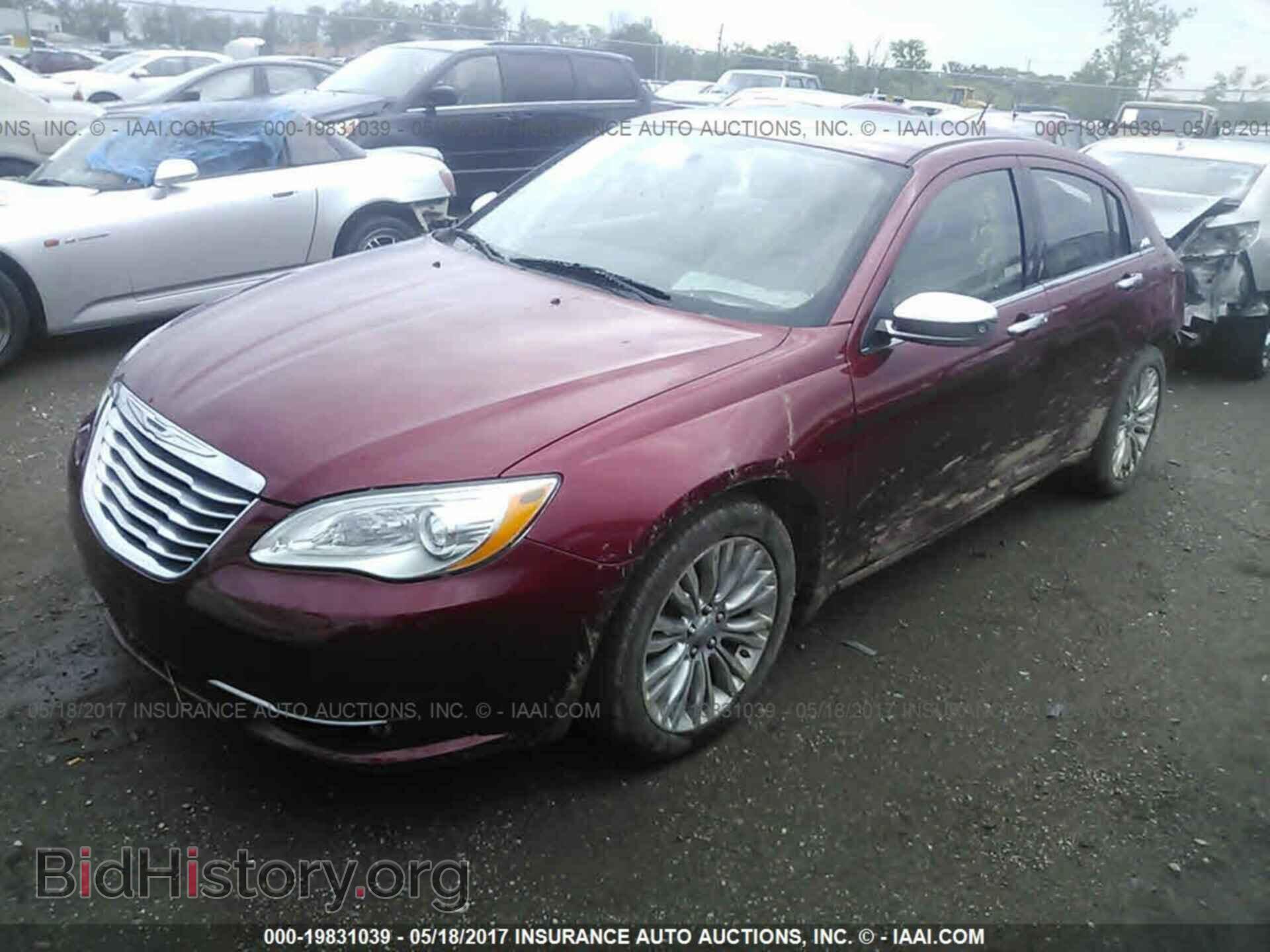 2013 Chrysler 200 - VIN: 1C3CCBCG9DN654467 - Photo 2