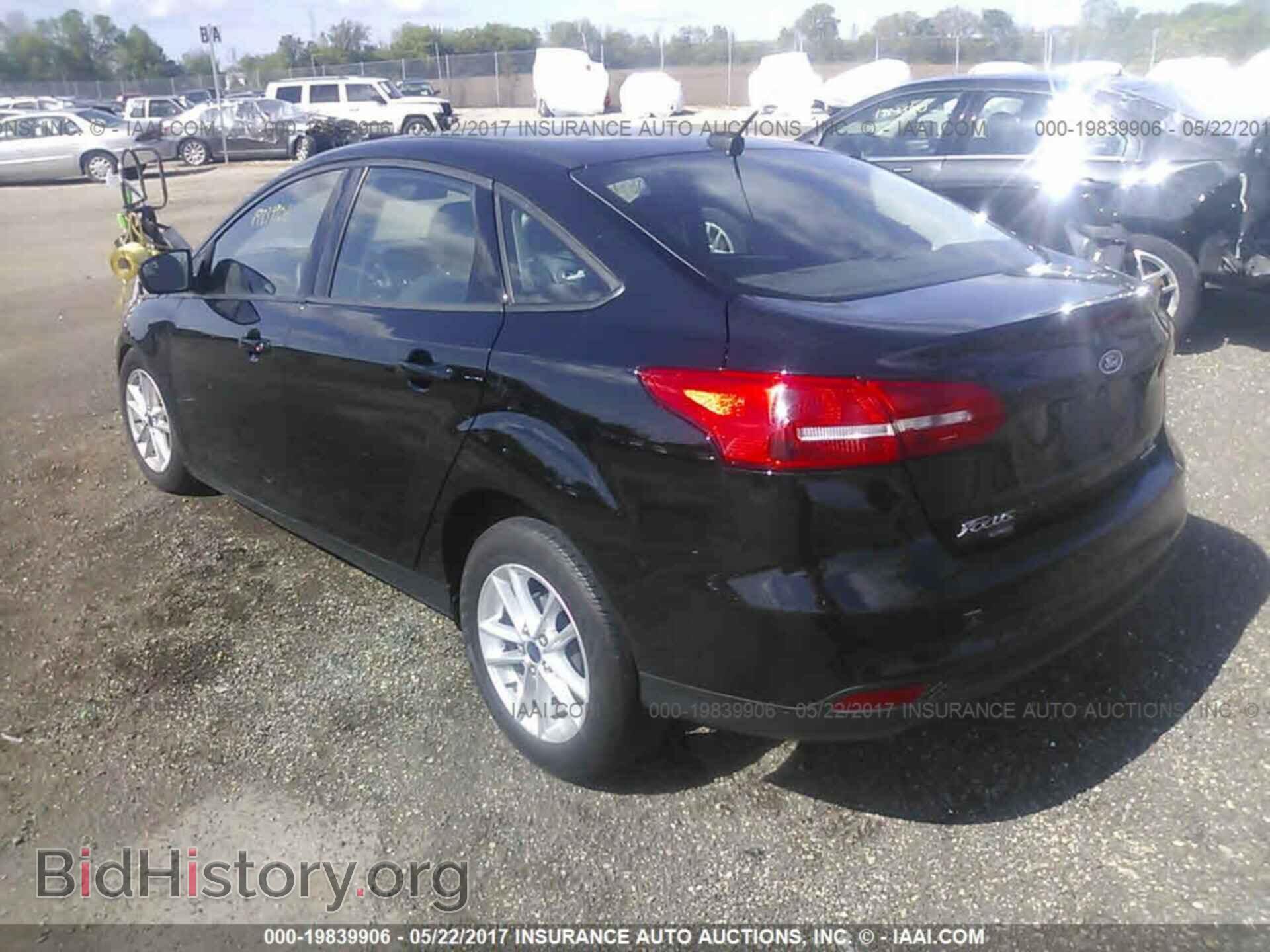2016 Ford Focus - VIN: 1FADP3F25GL267950 - Фото 3