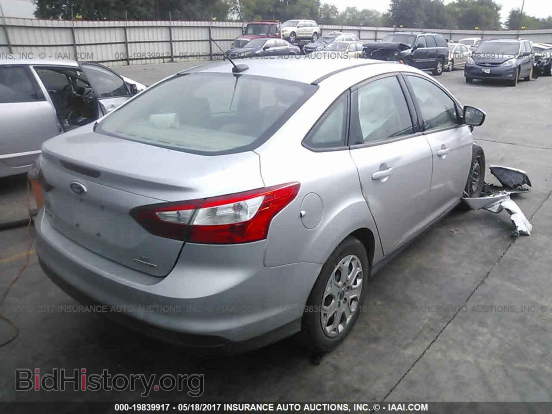 2012 Ford Focus - VIN: 1FAHP3F24CL450252 - Photo 4