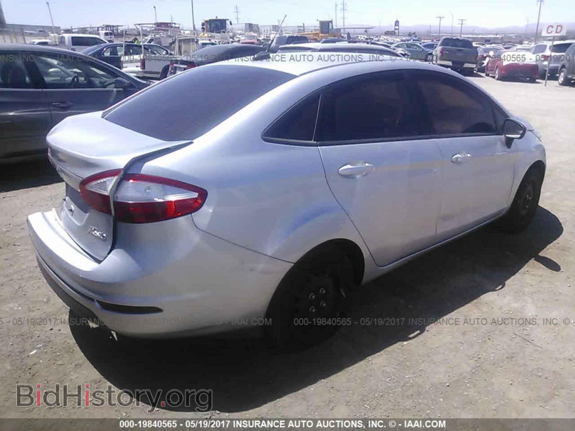2014 Ford Fiesta - VIN: 3FADP4AJ4EM123239 - Фото 4