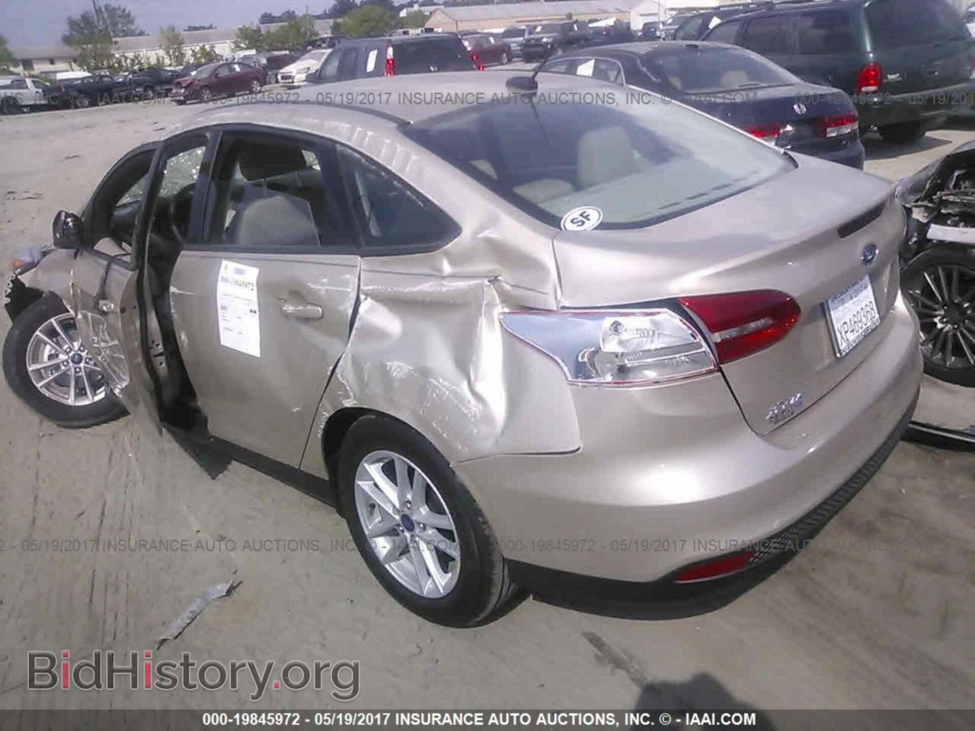 2017 Ford Focus - VIN: 1FADP3F26HL261933 - Photo 3