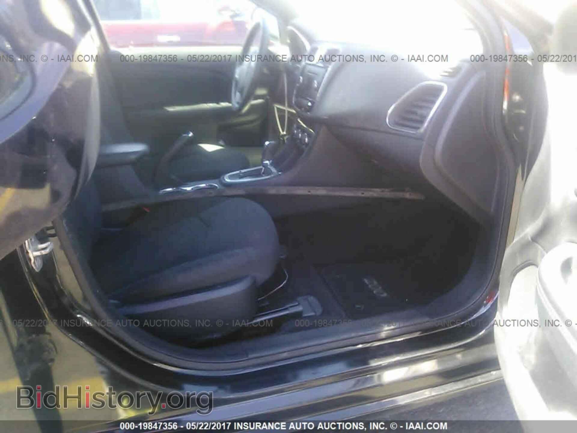2013 Chrysler 200 - VIN: 1C3CCBBG3DN569397 - Photo 5