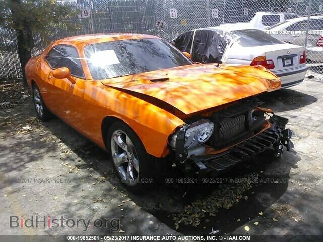 Photo 2C3CDYBT0EH139916 - Dodge Challenger 2014