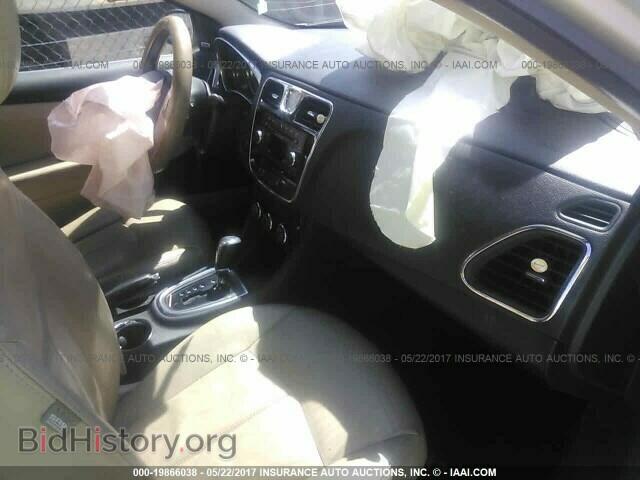 2013 Chrysler 200 - VIN: 1C3CCBCG2DN579997 - Photo 5