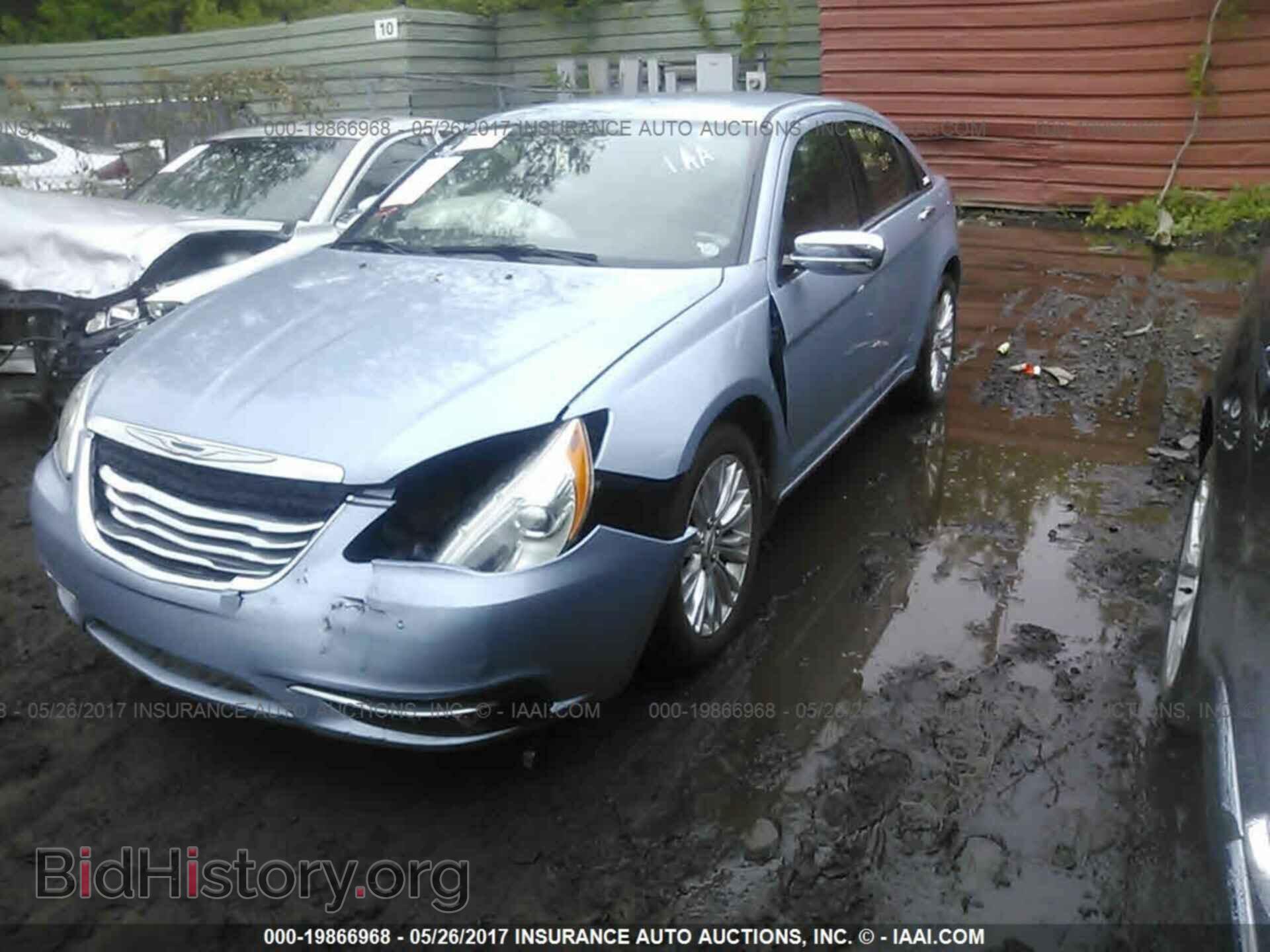 2012 Chrysler 200 - VIN: 1C3CCBCB7CN162345 - Photo 2