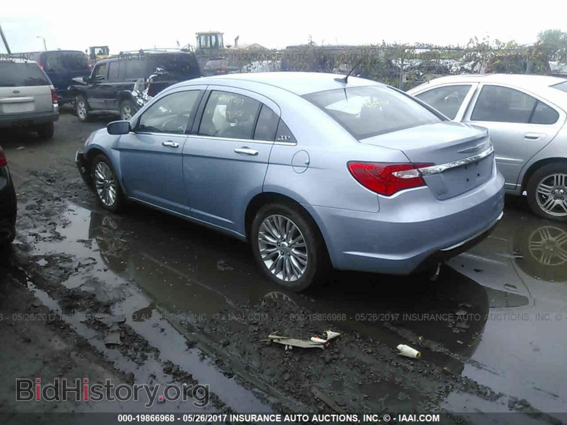 2012 Chrysler 200 - VIN: 1C3CCBCB7CN162345 - Photo 3