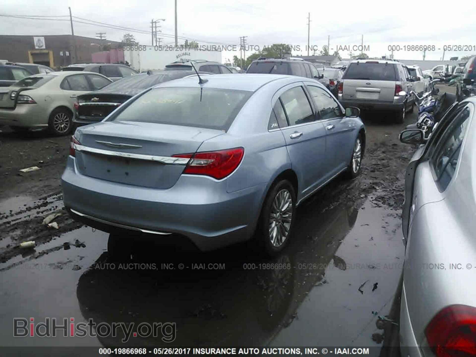 2012 Chrysler 200 - VIN: 1C3CCBCB7CN162345 - Photo 4