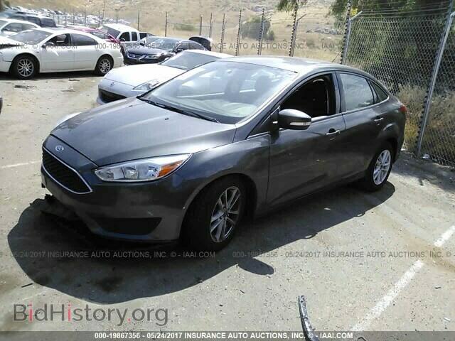 2015 Ford Focus - VIN: 1FADP3F25FL256252 - Photo 2